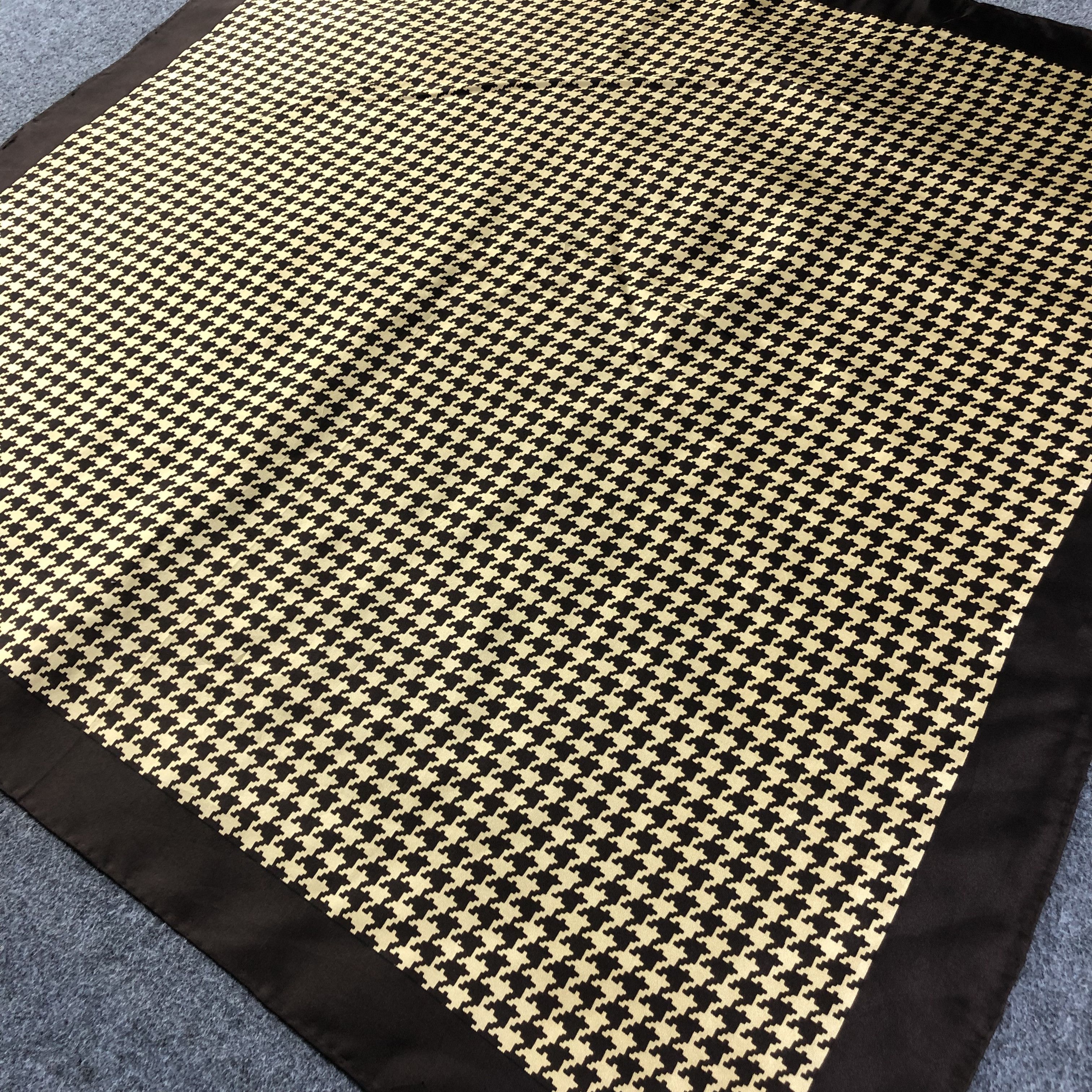 Japanese Brand Vintage Luxury Houndstooth Hand Rolled Silk Scarf M639 Size ONE SIZE - 2 Thumbnail