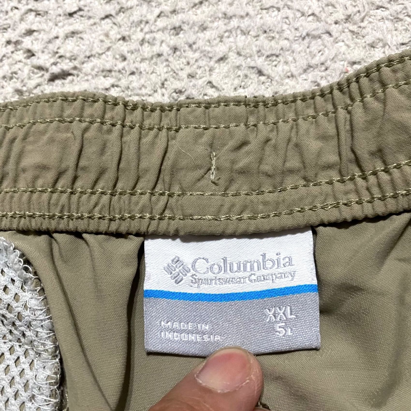 Vintage Columbia Womens Shorts Bermuda 2XL Beige Nylon Inseam 5" Outdoor Hiking Walking Baggy? Size 40" / US 18 - 3 Thumbnail