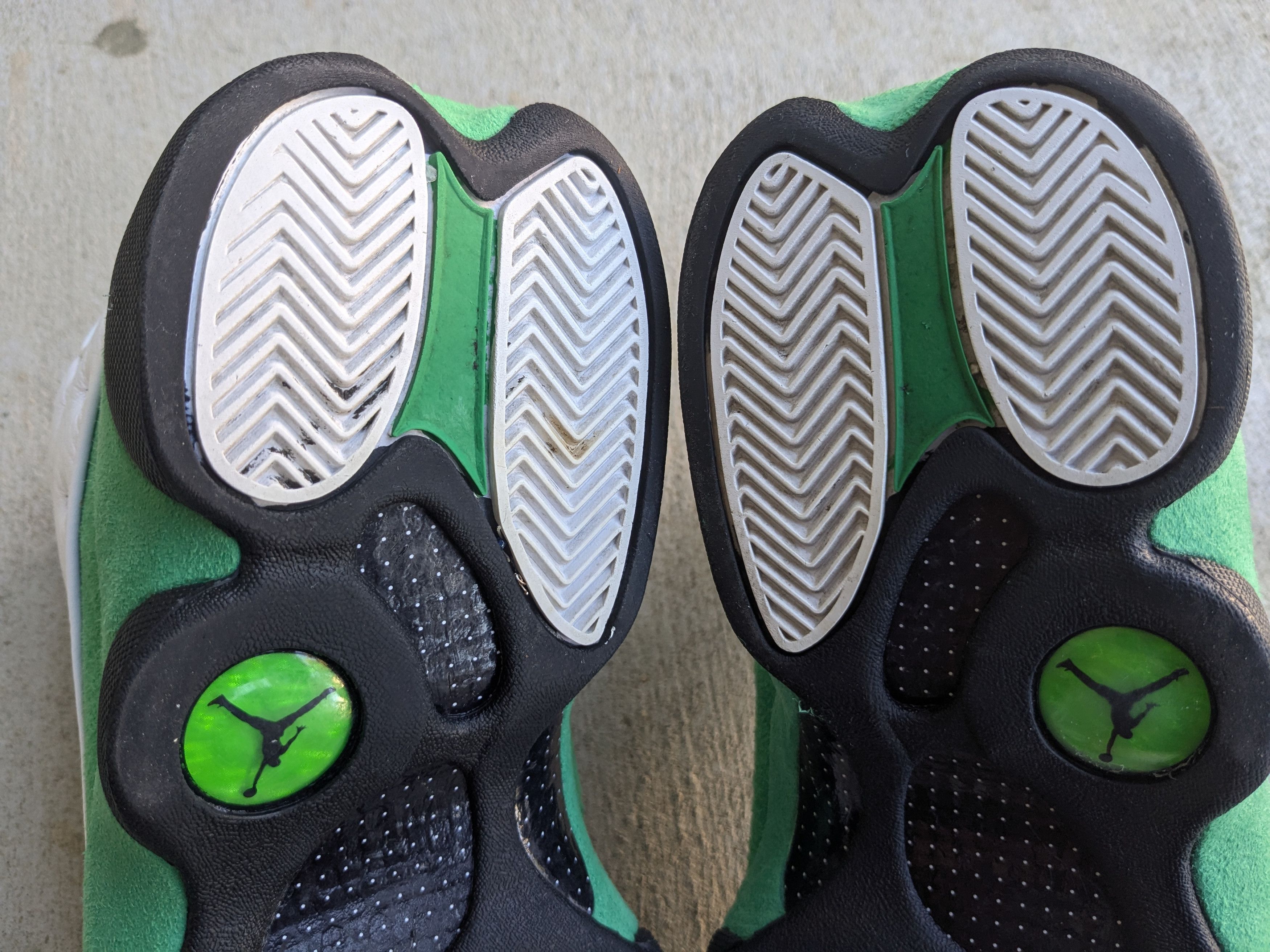 Jordan Brand Nike Air Jordan 13 Lucky Green Size 9.5 White DB6537-113 Size US 9.5 / EU 42-43 - 12 Thumbnail