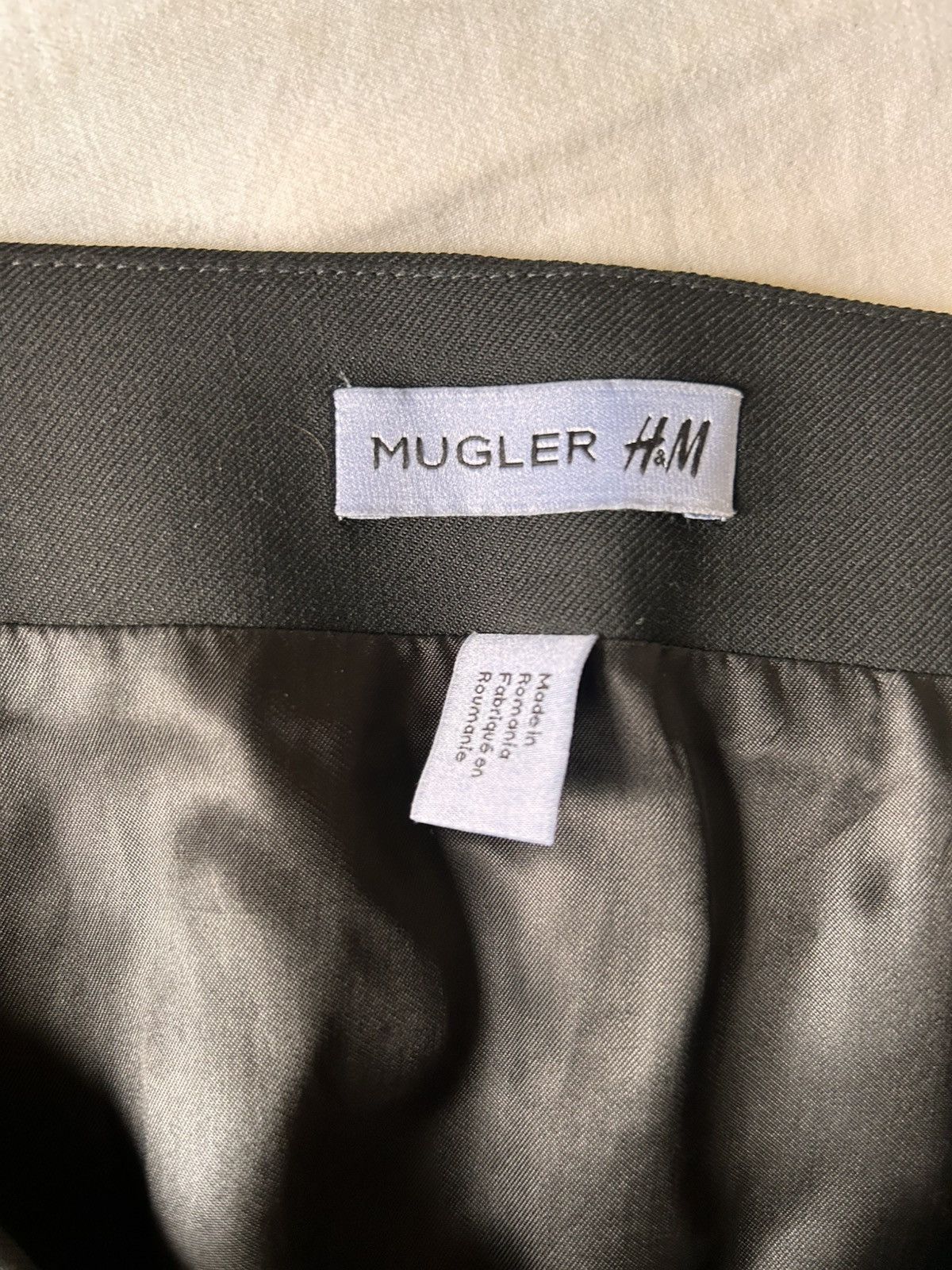 H&M × Mugler Mugler x H&M Asymmetrical Mini Skirt Size 30" / US 8 / IT 44 - 5 Thumbnail