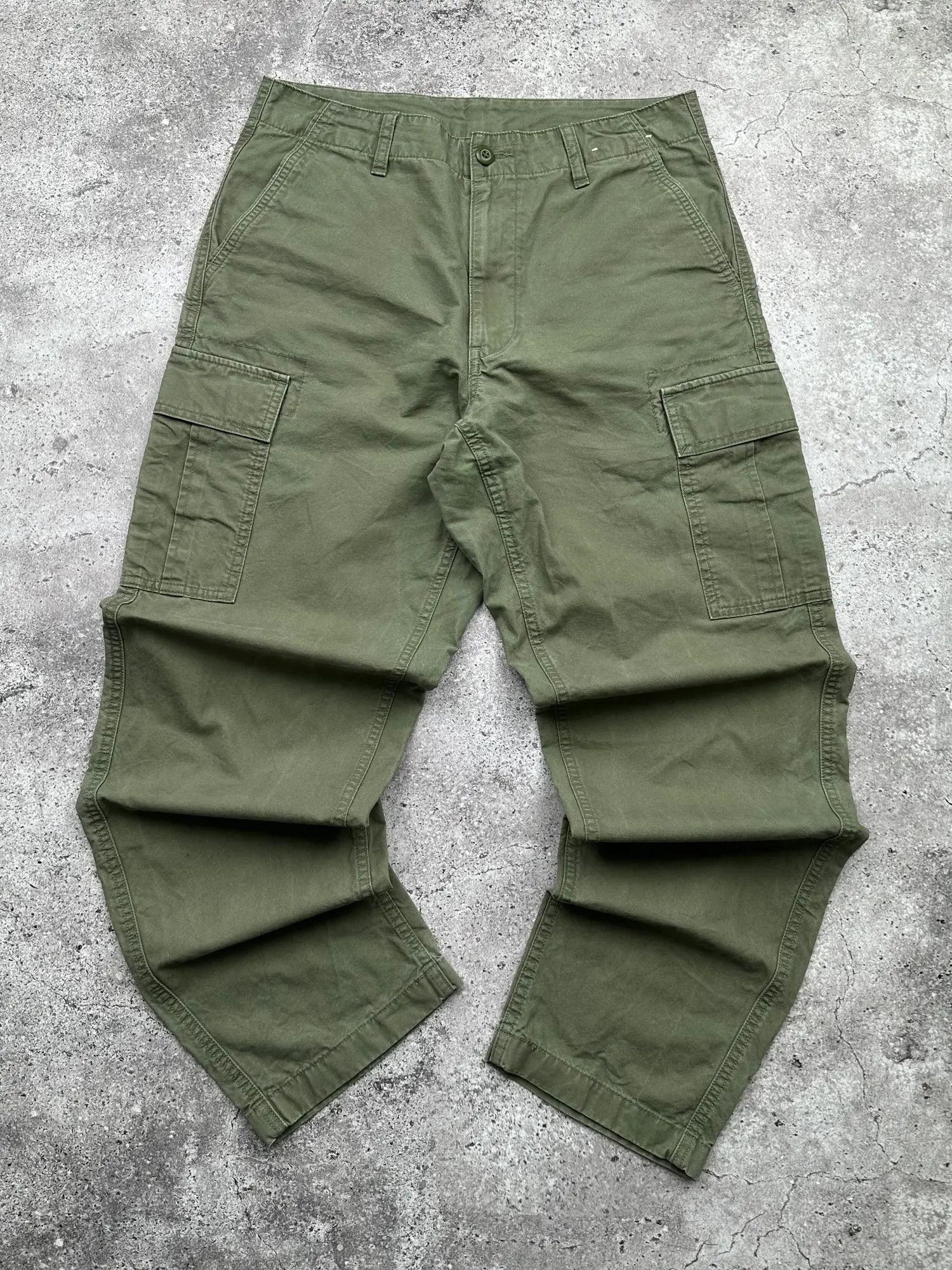 Japanese Brand Uniqlo Cargo Pants C486(V226) Size US 31 - 1 Thumbnail