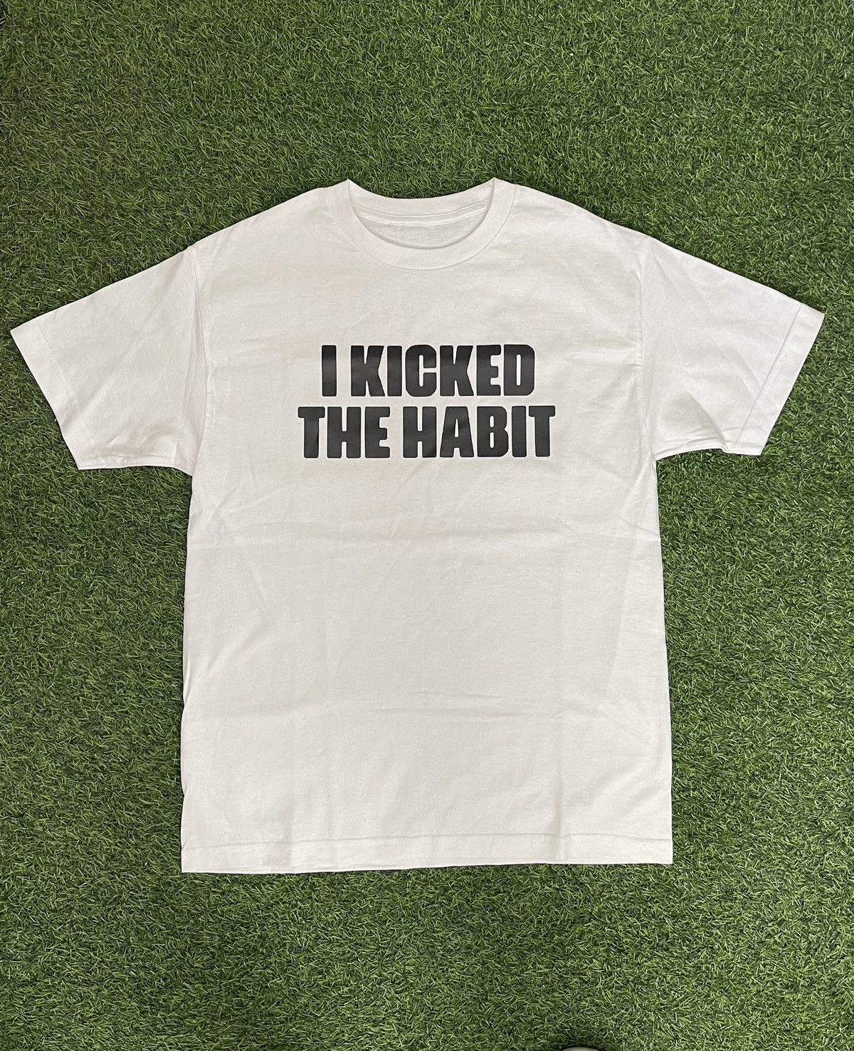 Vintage I KICKED THE HABIT TSHIRT Size US XL / EU 56 / 4 - 1 Thumbnail