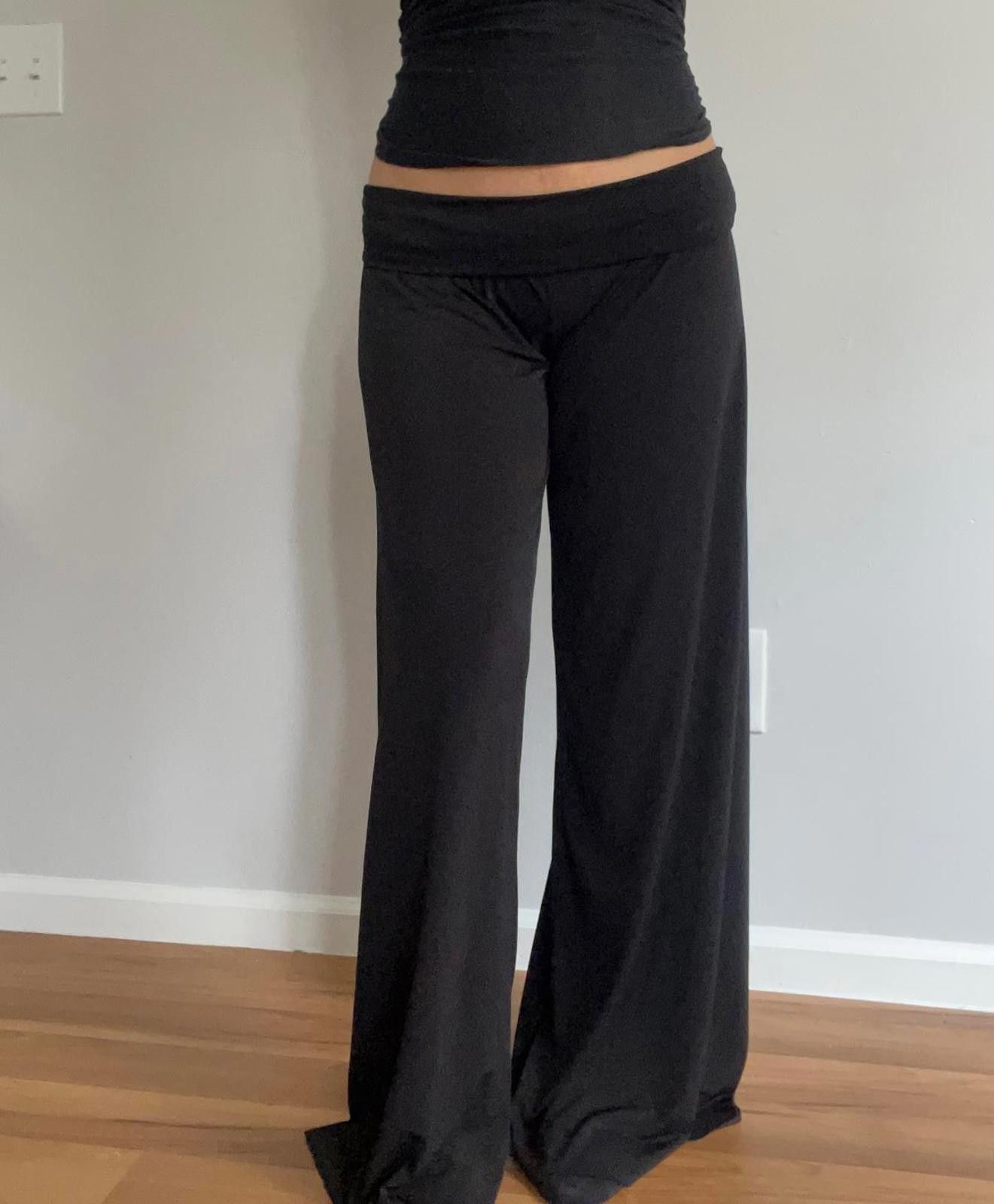 Other Women’s black wide legged low rise yoga pants Size 32" / US 10 / IT 46 - 2 Thumbnail