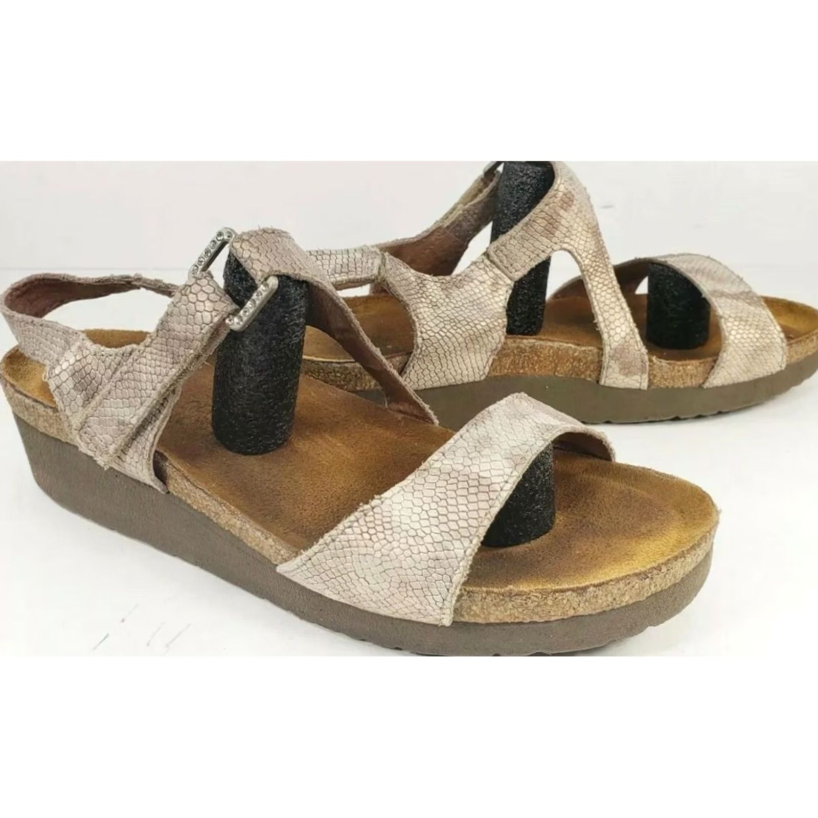 Vintage VINTAGE NAOT Sandal Open Toe Ankle Strap Wedge Leather Beige 37US 6EU Womens Shoes Size US 6 / IT 36 - 4 Thumbnail