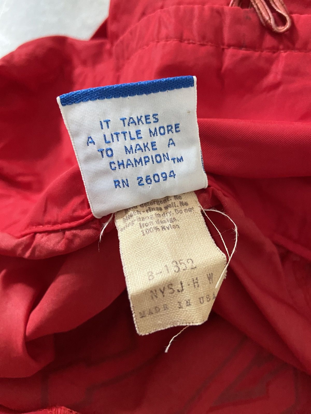 Champion Vintage Champion Windbreaker jacket Hoodie Size US L / EU 52-54 / 3 - 7 Thumbnail