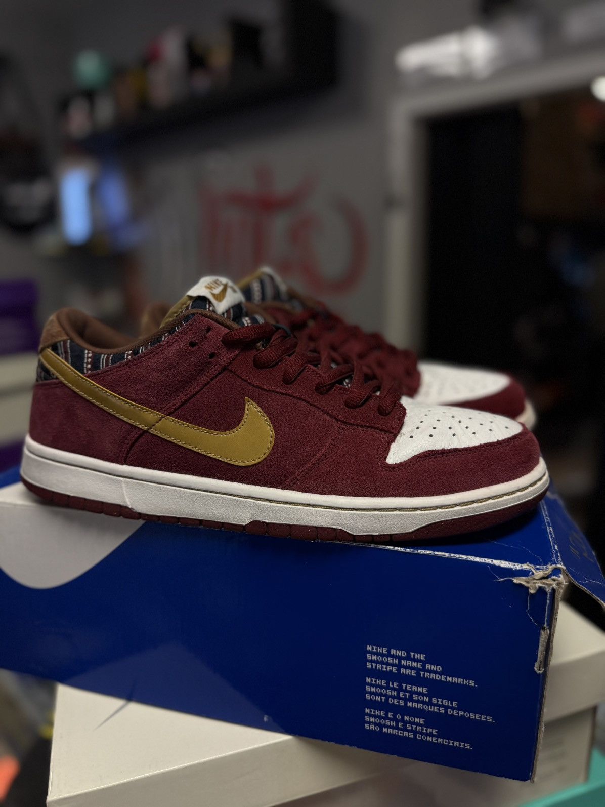 Nike Size 11 - Nike Dunk Pro SB Low Anchorman 2009 (304292-672 Size US 11 / EU 44 - 2 Thumbnail