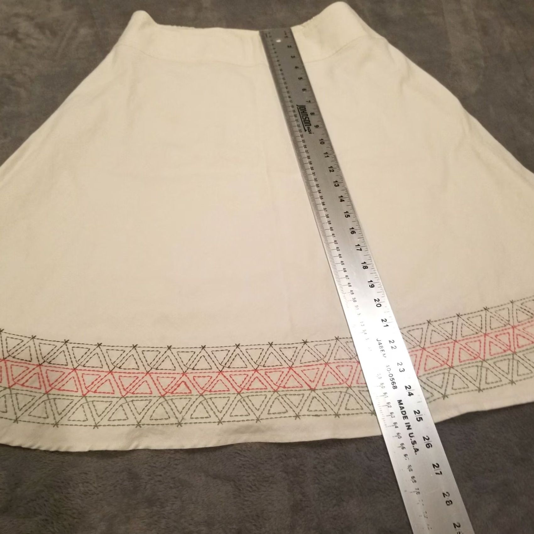 Vintage TravelSmith Skirt Womens 10 White Swing Line Size Embroidered Hem Linen Blend Size 32" / US 10 / IT 46 - 7 Thumbnail