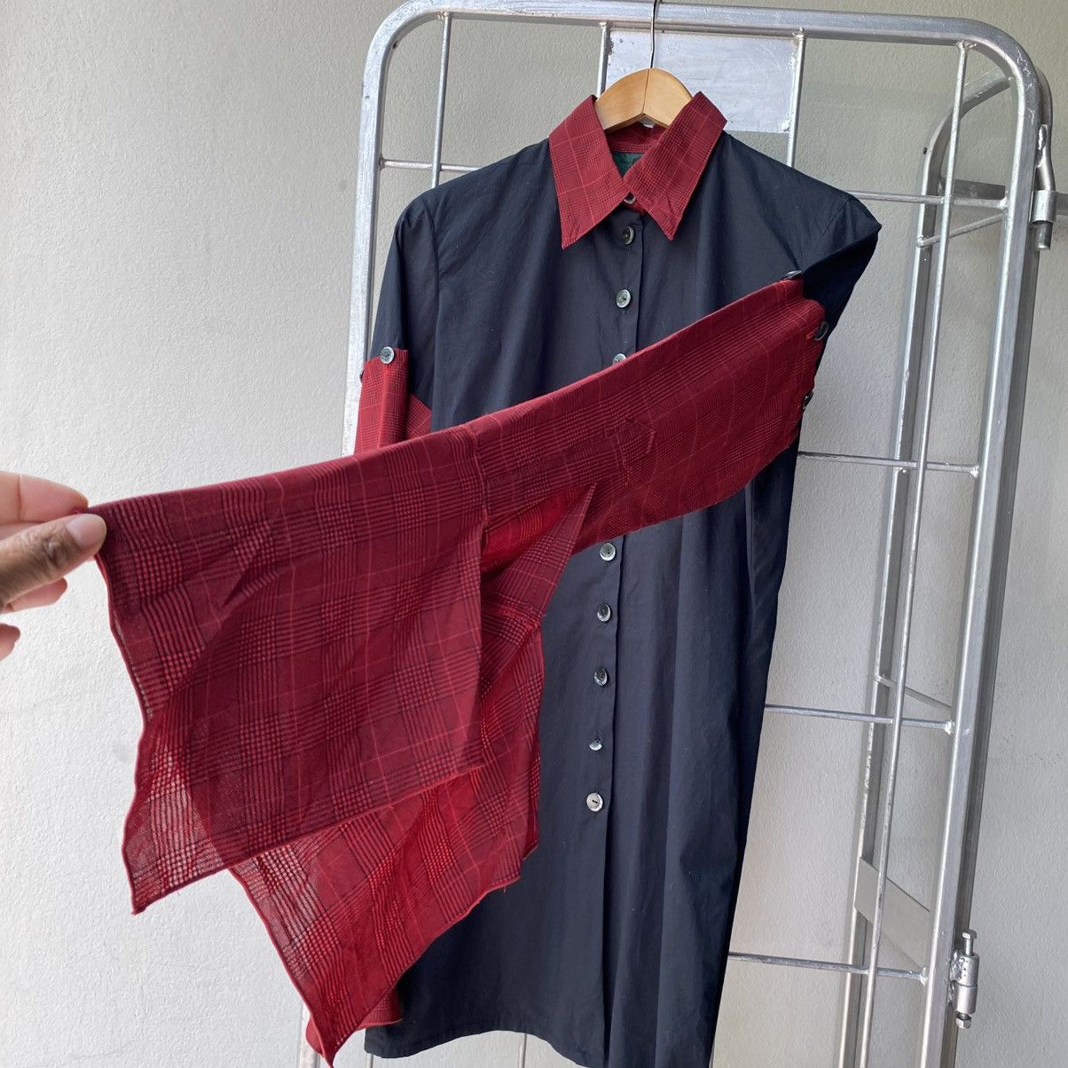 Jean Paul Gaultier JUNIOR GAULTIER Black & Red Contrast Sleeve Shirt Size S / US 4 / IT 40 - 13 Thumbnail
