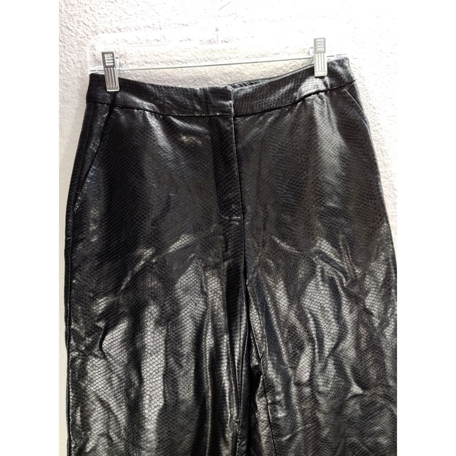 Vintage VINTAGE Women's Ichi Wide Leg Black Faux Leather Pants Side Pockets Casual Sz 36 Mens Womens Boys Girls Size 28" / US 6 / IT 42 - 3 Thumbnail
