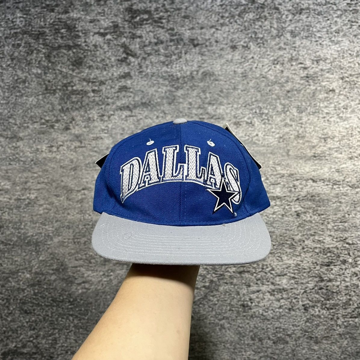 Starter VINTAGE 90s DALLAS COWBOYS STARTER EMBROIDERED SNAPBACK HAT Size ONE SIZE - 1 Thumbnail