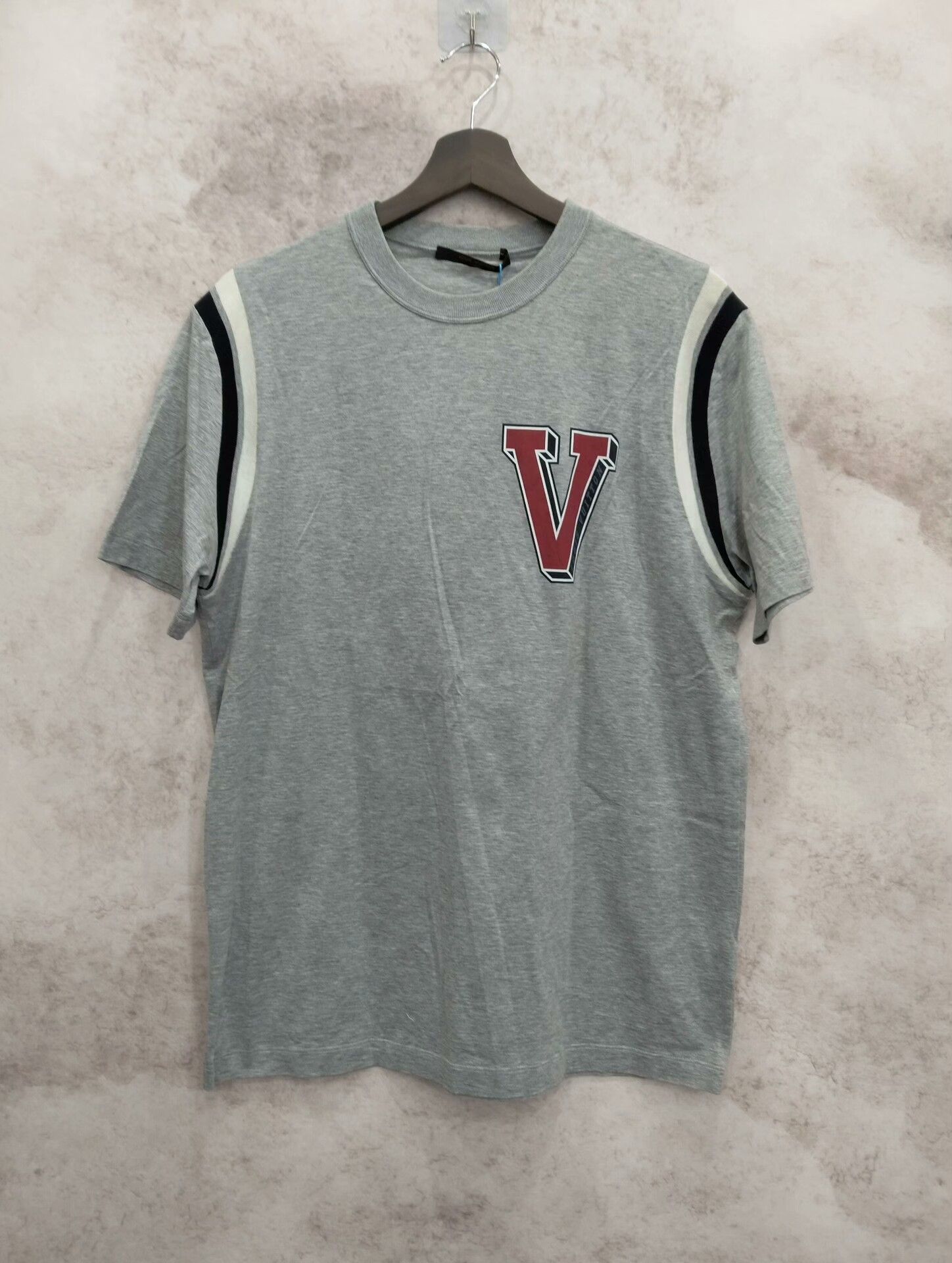 Louis Vuitton Louis Vuitton T-Shirt M Men Size US M / EU 48-50 / 2 - 1 Thumbnail