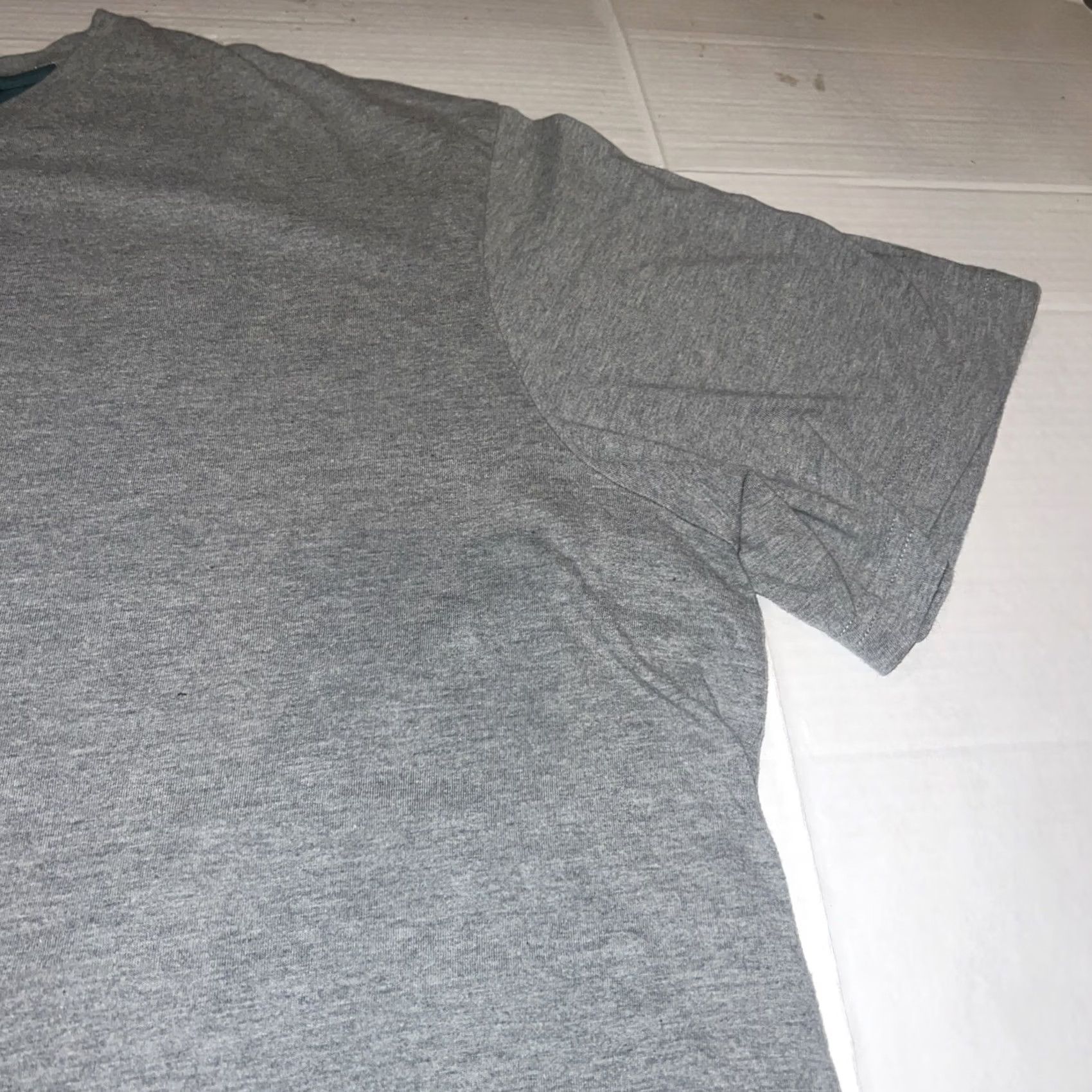 Tommy Bahama Tommy Bahama T-Shirt V-Neck Mini 2XL Gray Crew Short Sleeve Logo Old? Size US XXL / EU 58 / 5 - 3 Thumbnail