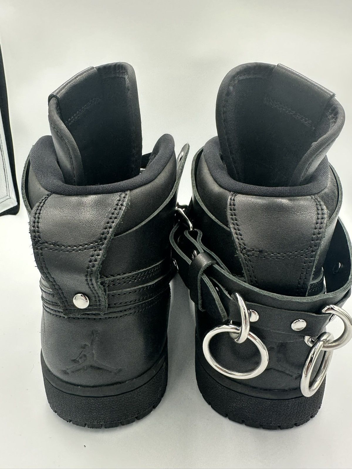 Comme des Garcons × Jordan Brand Jordan 1 x Comme Des Garçons Size US 9 / EU 42 - 10 Thumbnail
