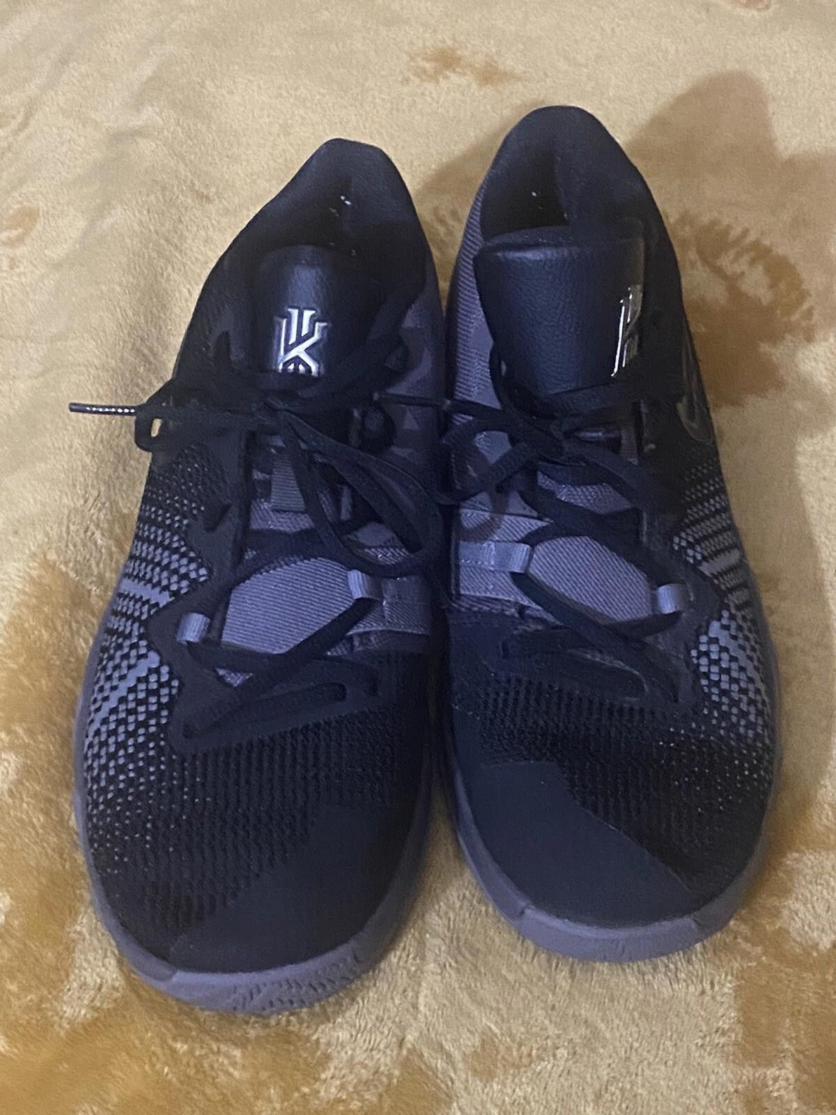 Nike Nike Flytrap Shoes Kyrie Irving 6Y Black Gray Mid AA1154011 Size US 6 / EU 39 - 2 Thumbnail