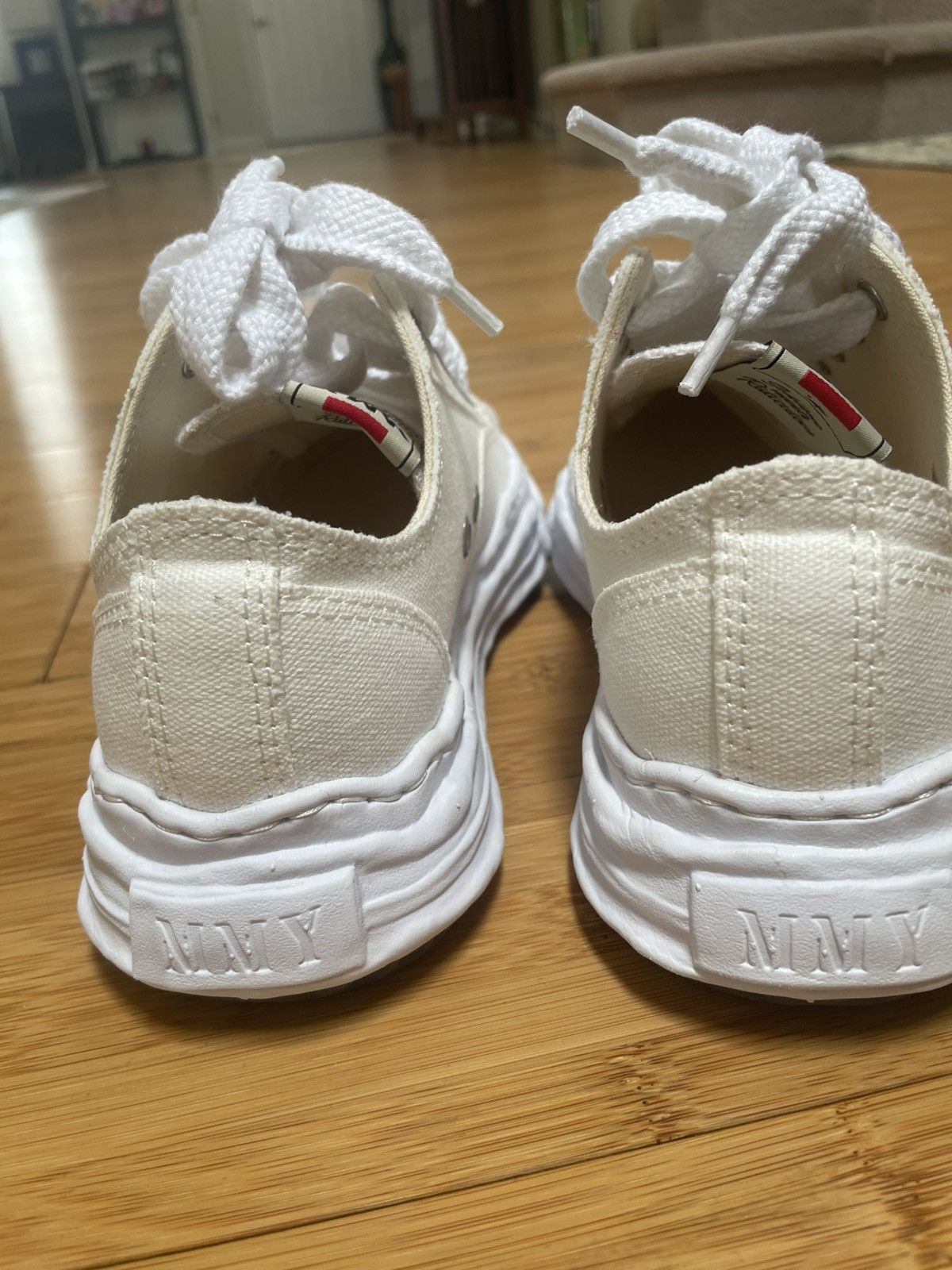 Maison MIHARA YASUHIRO Maison Mihara Yasuhiro White Low Top Sneakers Size 37 Size US 6 / IT 36 - 4 Thumbnail