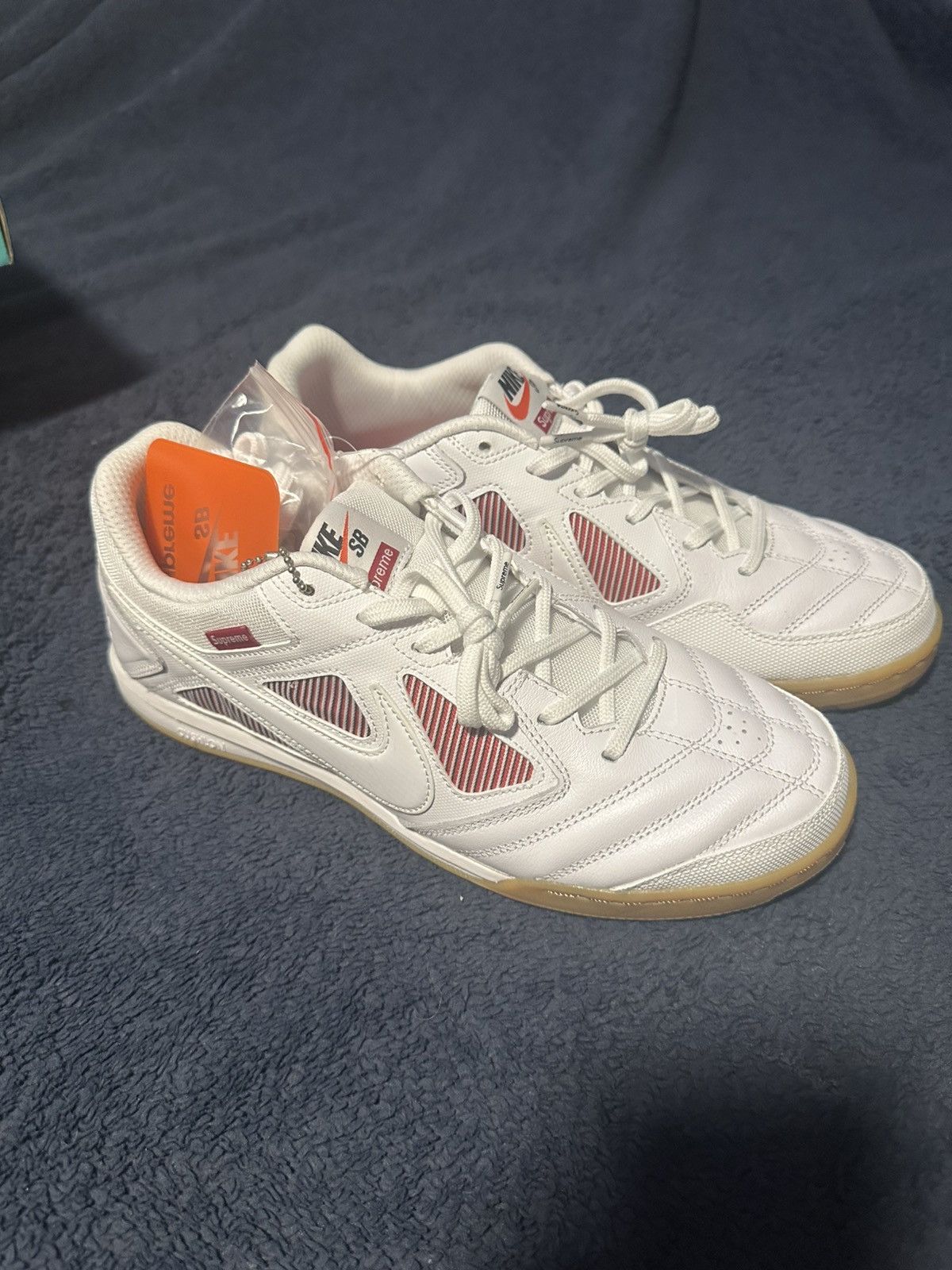 Nike × Supreme Nike SB Gato Supreme Size US 9 / EU 42 - 1 Thumbnail