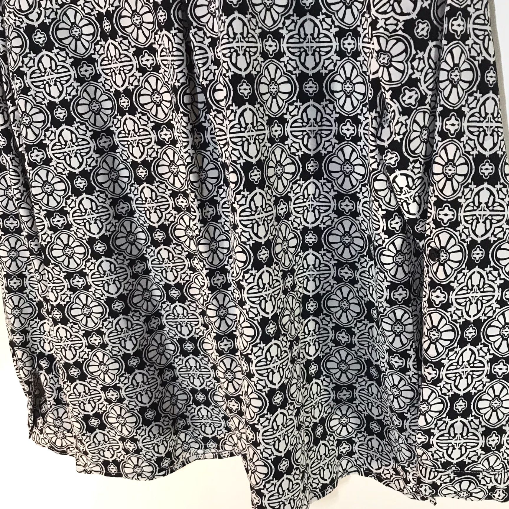 Vintage Kim Rogers Petite Blk/Wht Geometric Button Up Dress Shirt Womens Size PXL Size XL / US 12-14 / IT 48-50 - 7 Thumbnail