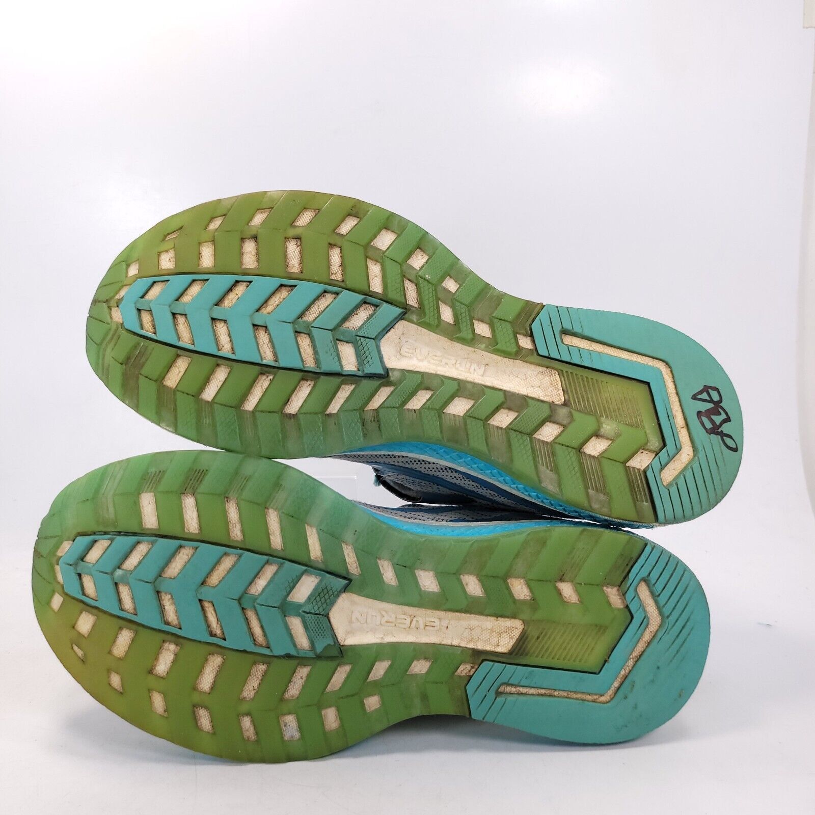 Saucony Saucony Triumph ISO 5 Shoe Womens Size 8 S10462-36 White Size US 8 / IT 38 - 7 Thumbnail