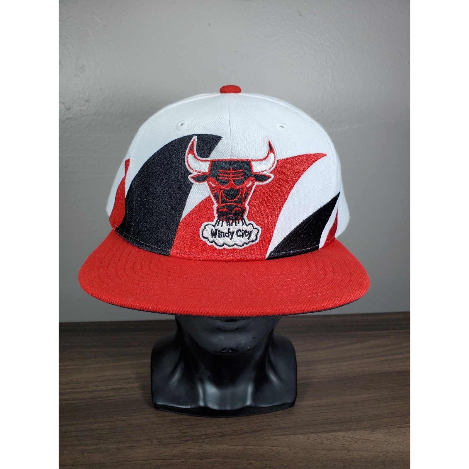 Mitchell & Ness × NBA Chicago Bulls Double Sharktooth Hat Snapback Cap Basketball Size ONE SIZE - 1 Thumbnail