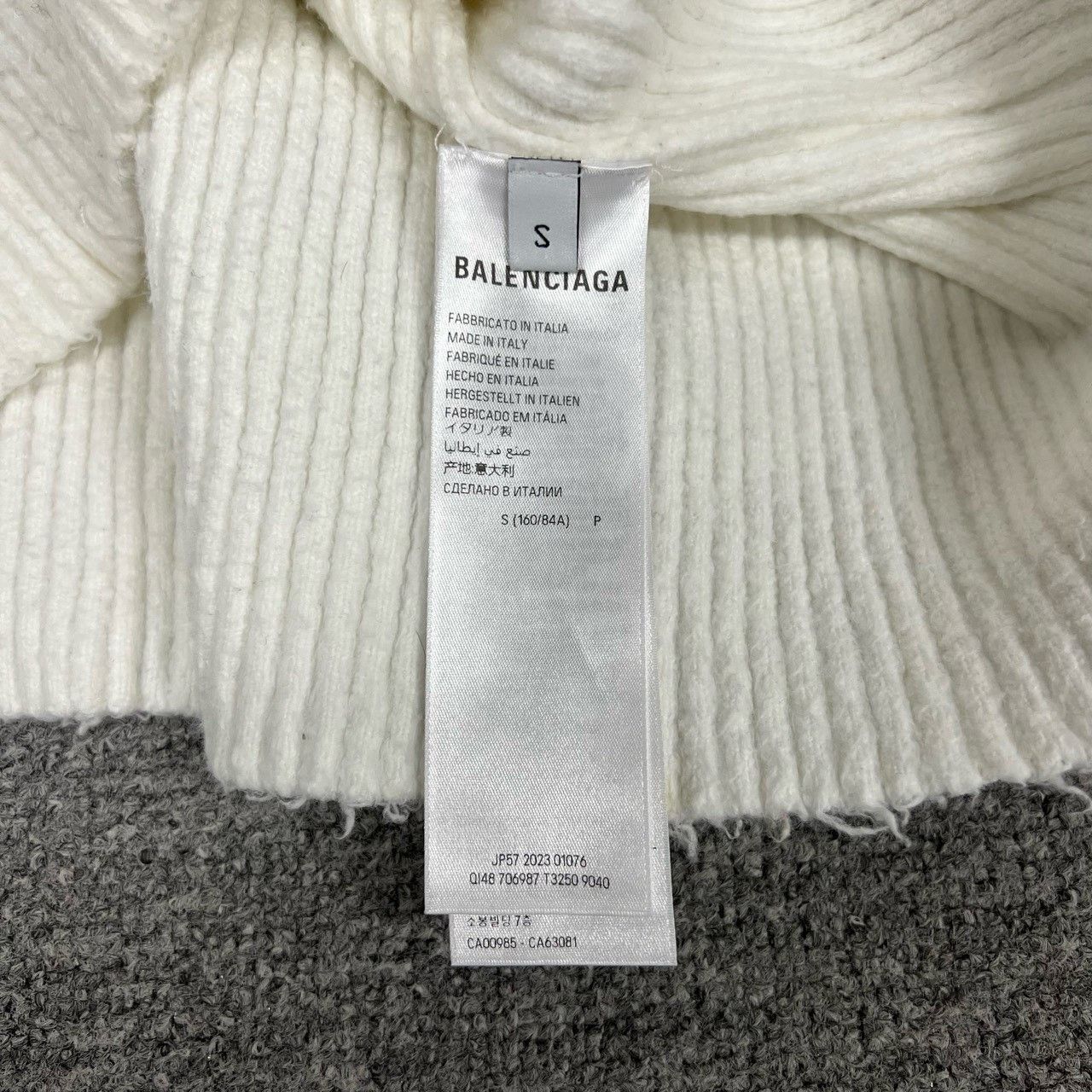 Balenciaga Balenciaga Lock Double B White Oversize Sweater 2501-Nextar Size US S / EU 44-46 / 1 - 7 Thumbnail
