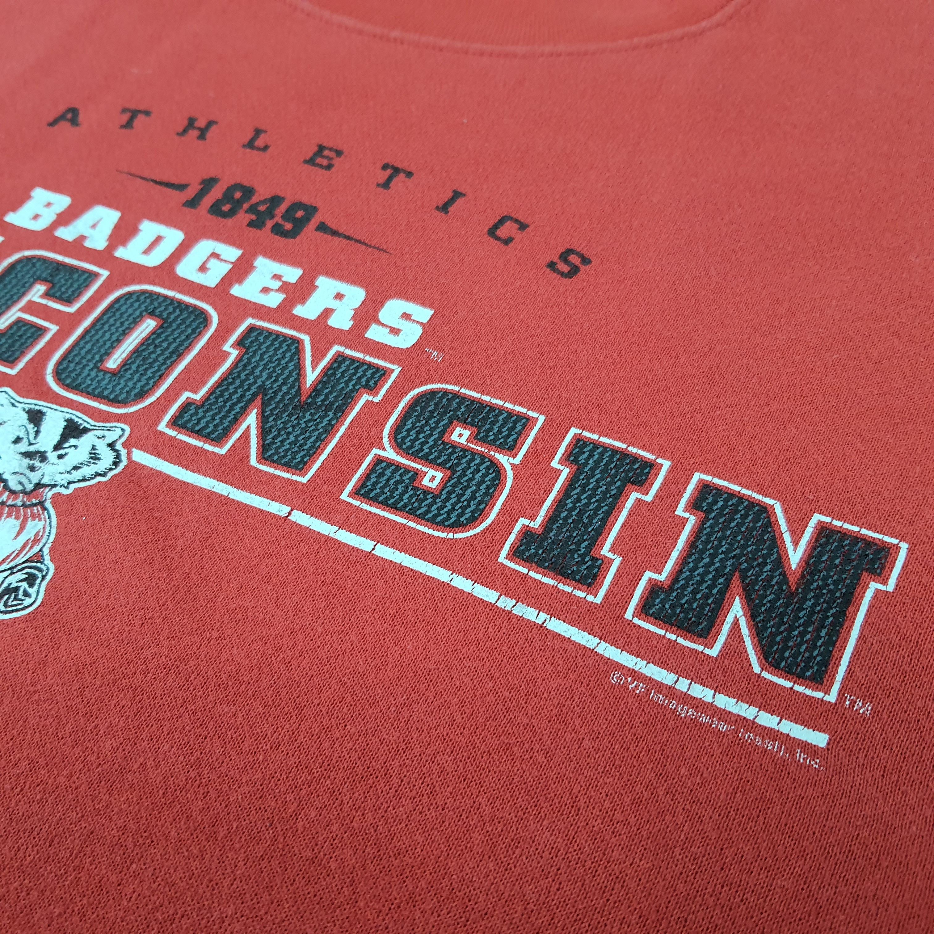 NFL Vintage Badgers Wisconsin Football NFL Sweatshirt C248N3 Size US XL / EU 56 / 4 - 3 Thumbnail
