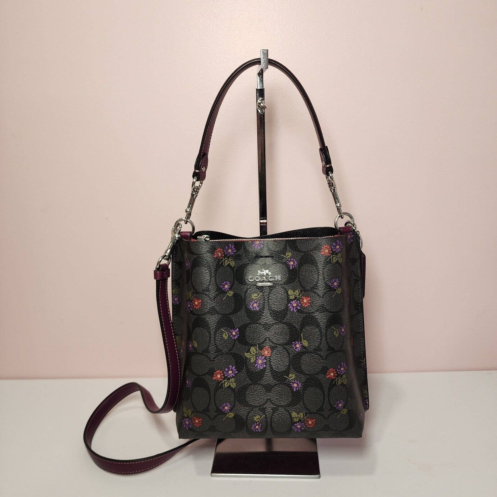 image of Coach Cn144 Mollie Bucket Bag 22 Signature Country Floral in Purple, Women's