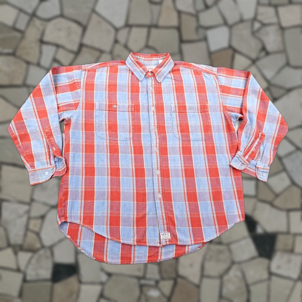 Levi's VINTAGE Levi's Shirt Mens XL Plaid Flannel Button-Up 90s Casual Workwear Blue Red Utility Pocketed Mens XL Flannel Shirt 90s Size US XL / EU 56 / 4 - 1 Thumbnail