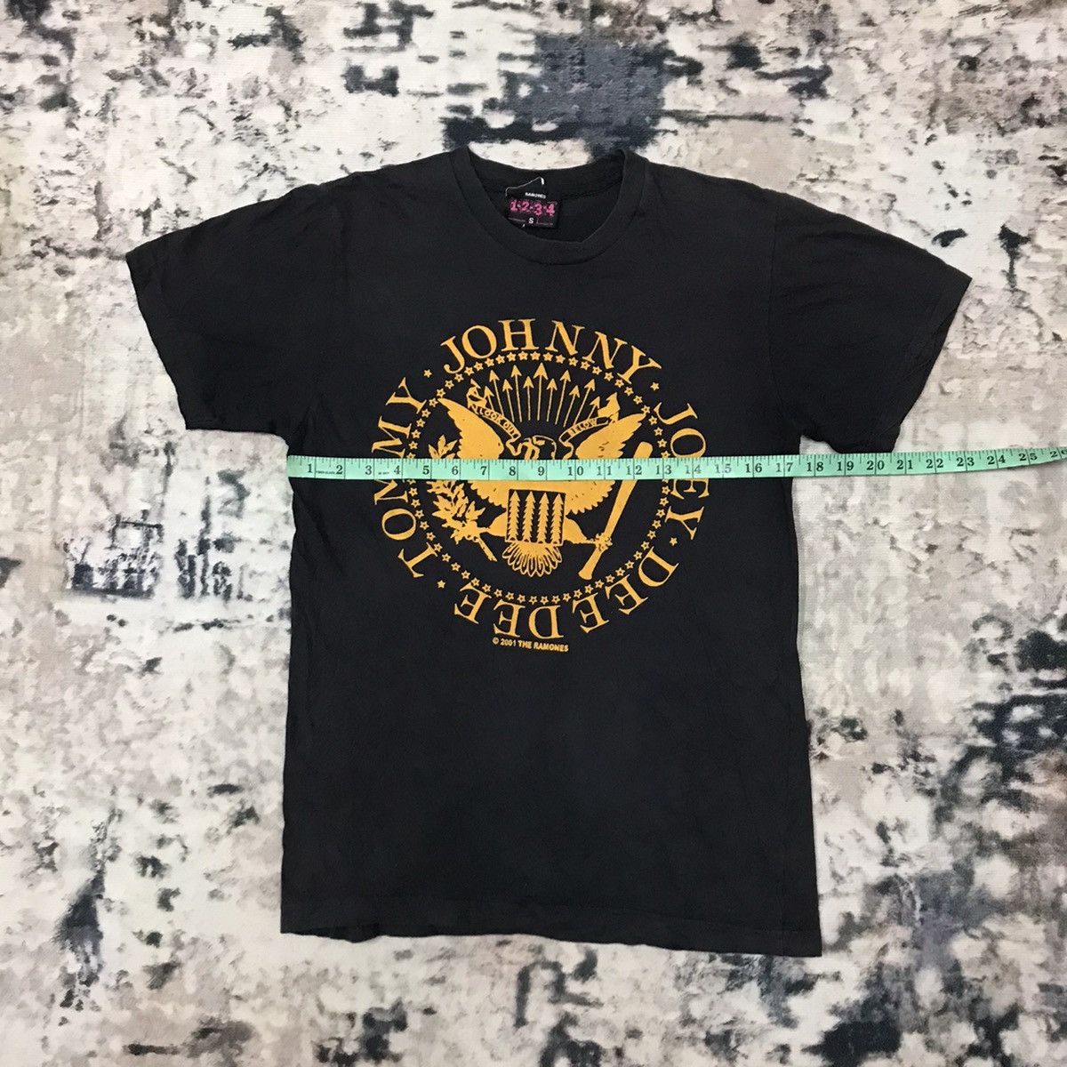 Band Tees Vintage Ramones Band Tshirt Size US S / EU 44-46 / 1 - 9 Thumbnail