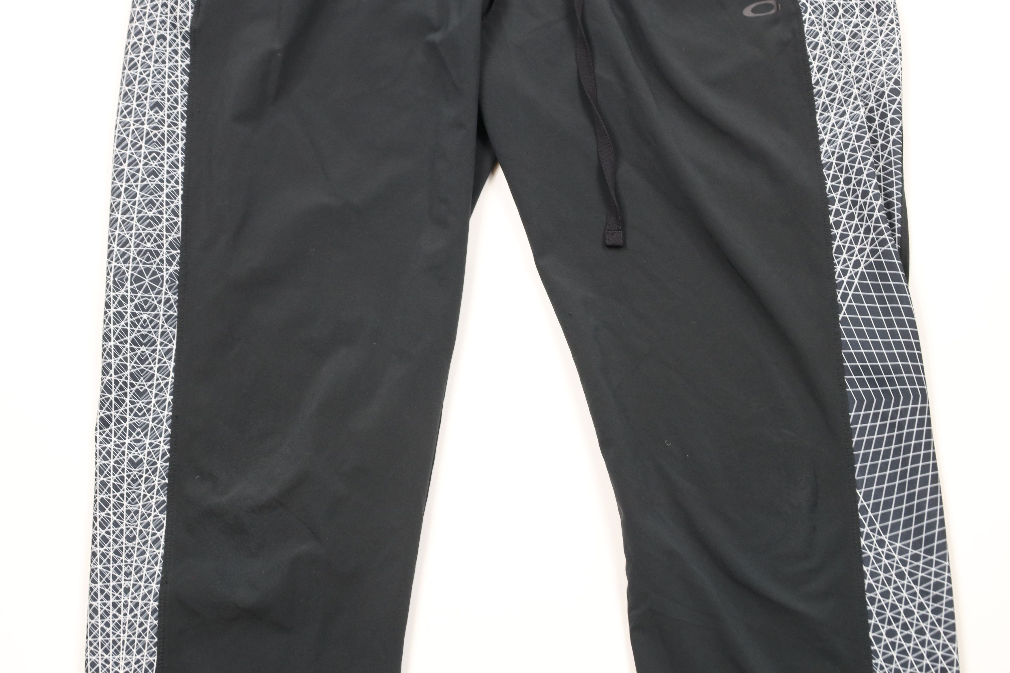 Oakley Vintage Oakley Geometric Tapered Leg Stretch Pants Black Size US 30 / EU 46 - 3 Thumbnail