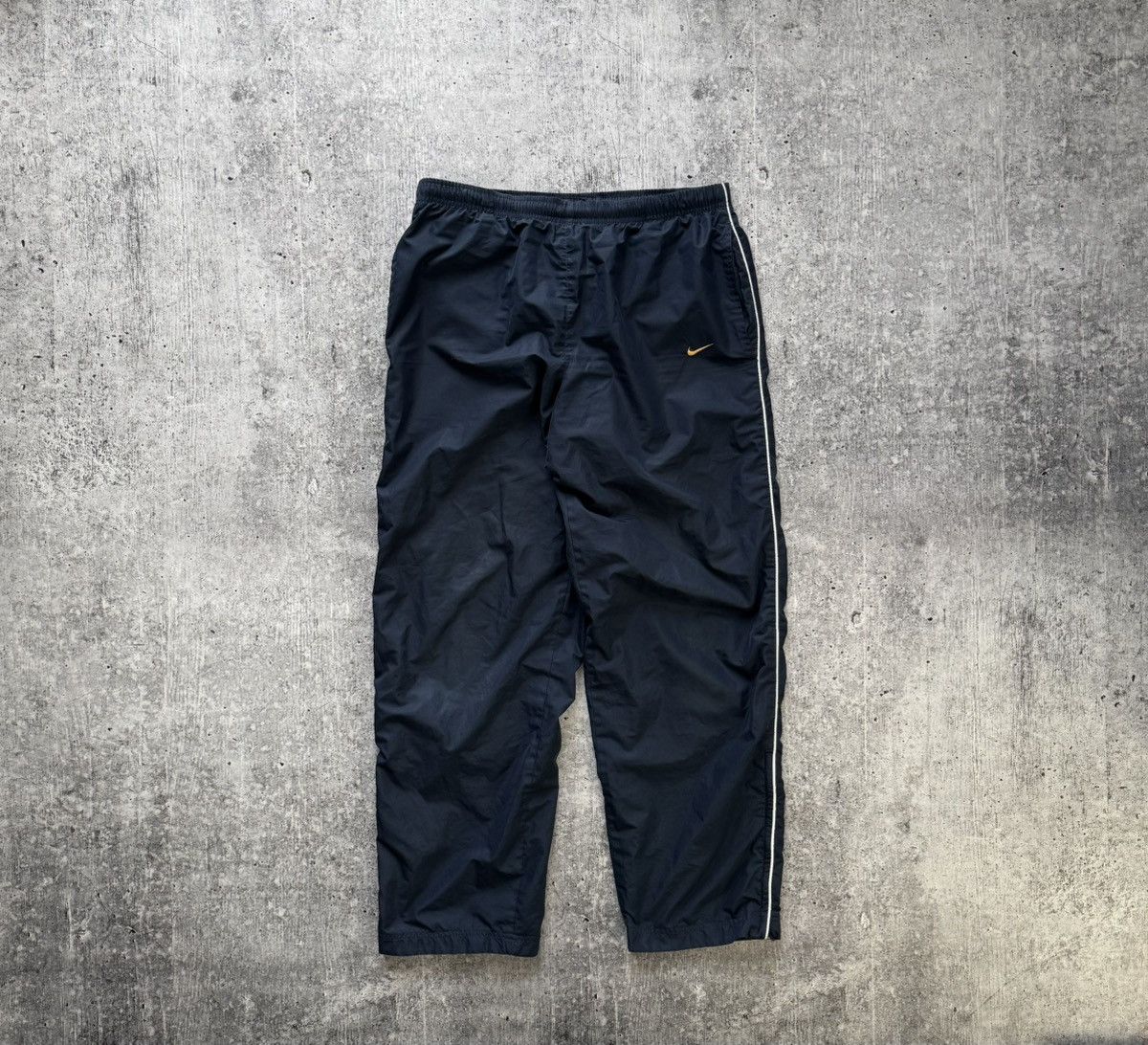 Nike Nike Vintage Nylon Pants Joggers Y2K Streetwear Size US 32 / EU 48 - 1 Thumbnail