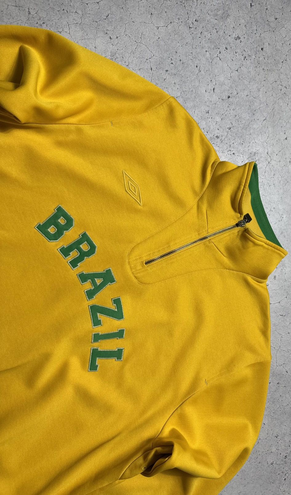 Umbro Umbro Brazil Team Football Sweatshirt Vintage Size XXL Size US XXL / EU 58 / 5 - 5 Thumbnail