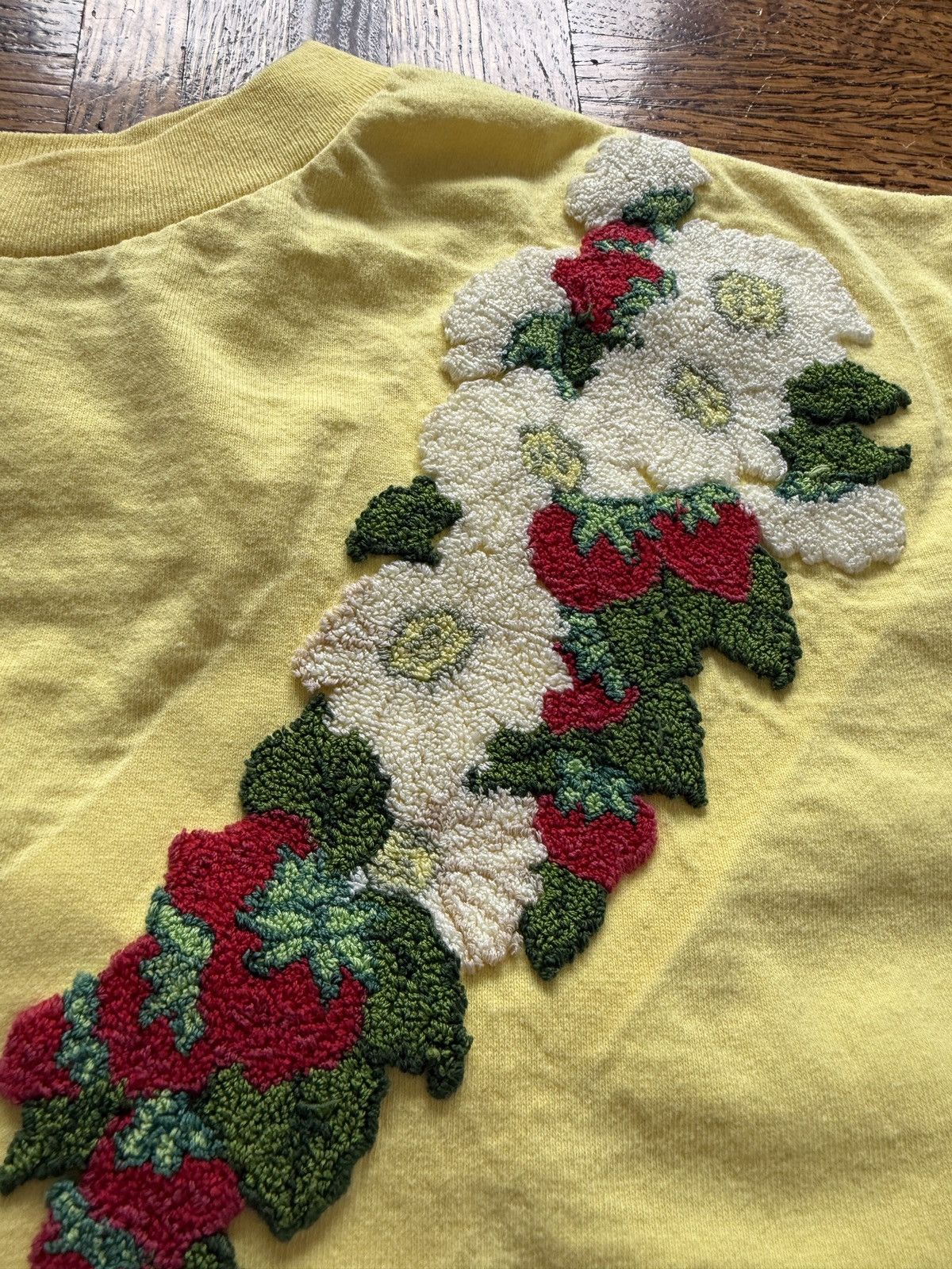 Vintage Vintage 90s Floral Embroidered Applique Graphic Tee Size US XL / EU 56 / 4 - 4 Thumbnail
