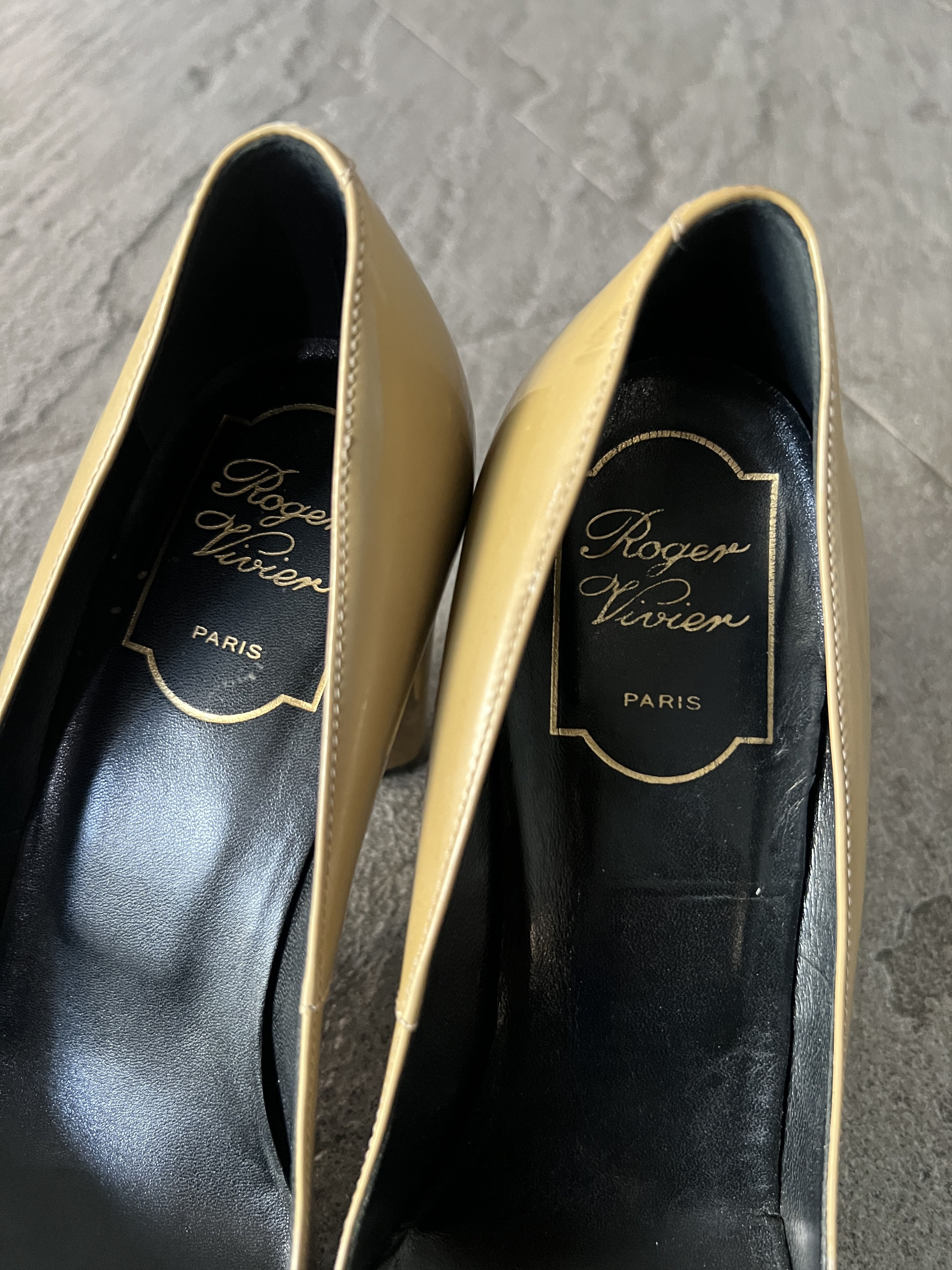 Roger Vivier Roger Vivier Belle Vivier Beige Patent Block Heel 35.5 Size US 5.5 / IT 35.5 - 5 Thumbnail