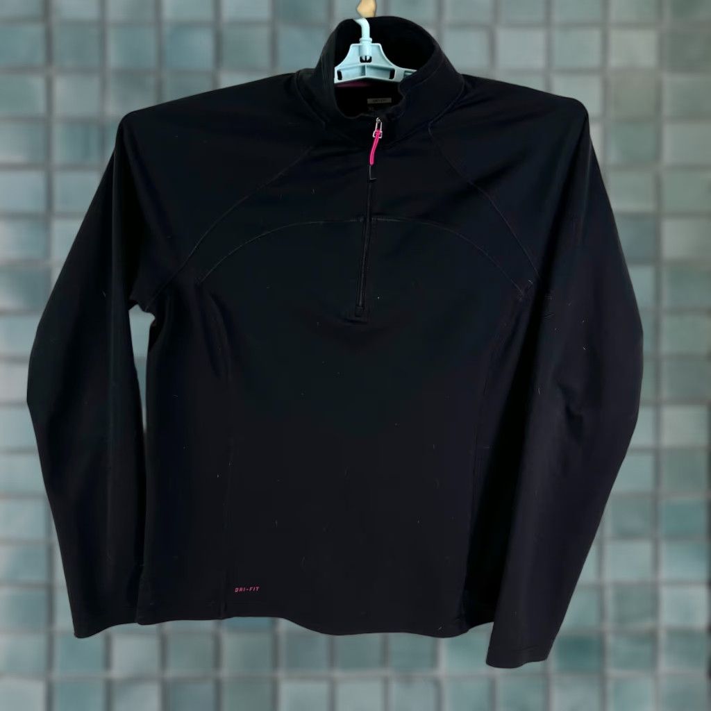 Nike VINTAGE Nike ACG Dri-Fit 1/4 Zip Pullover Track Jacket Women XL Black Top Size XL / US 12-14 / IT 48-50 - 1 Thumbnail