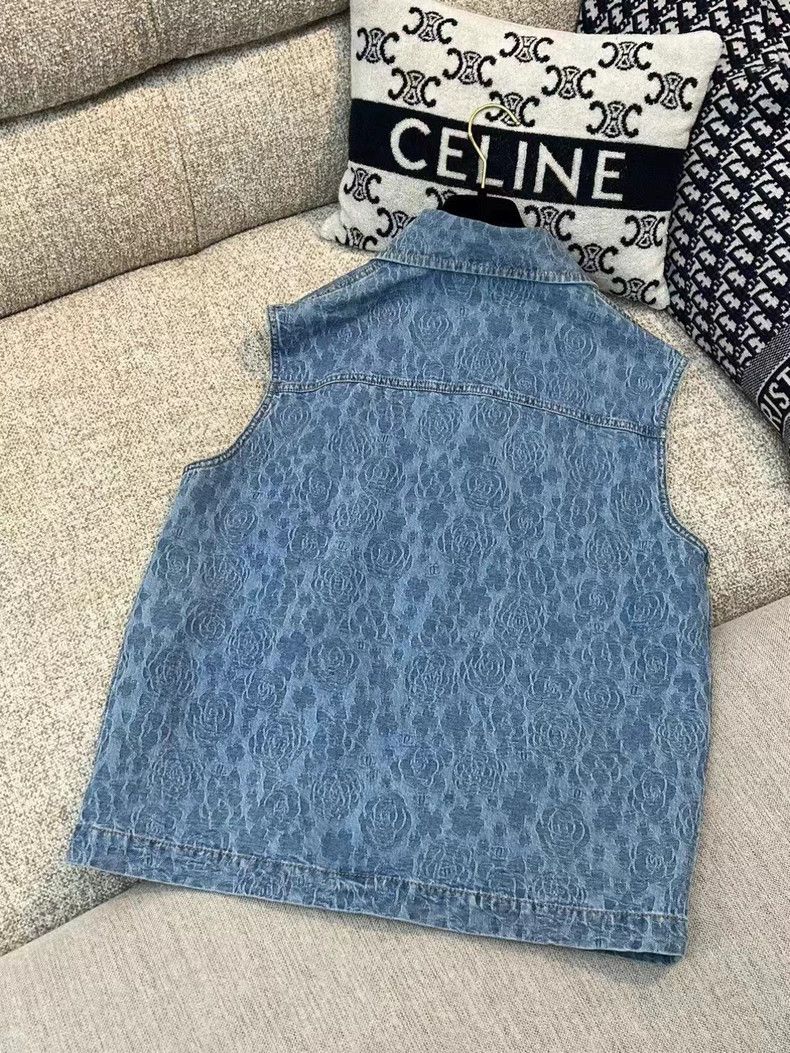 Chanel Chanel 23P blue camellia denim vest jacket Size XS / US 0-2 / IT 36-38 - 2 Thumbnail