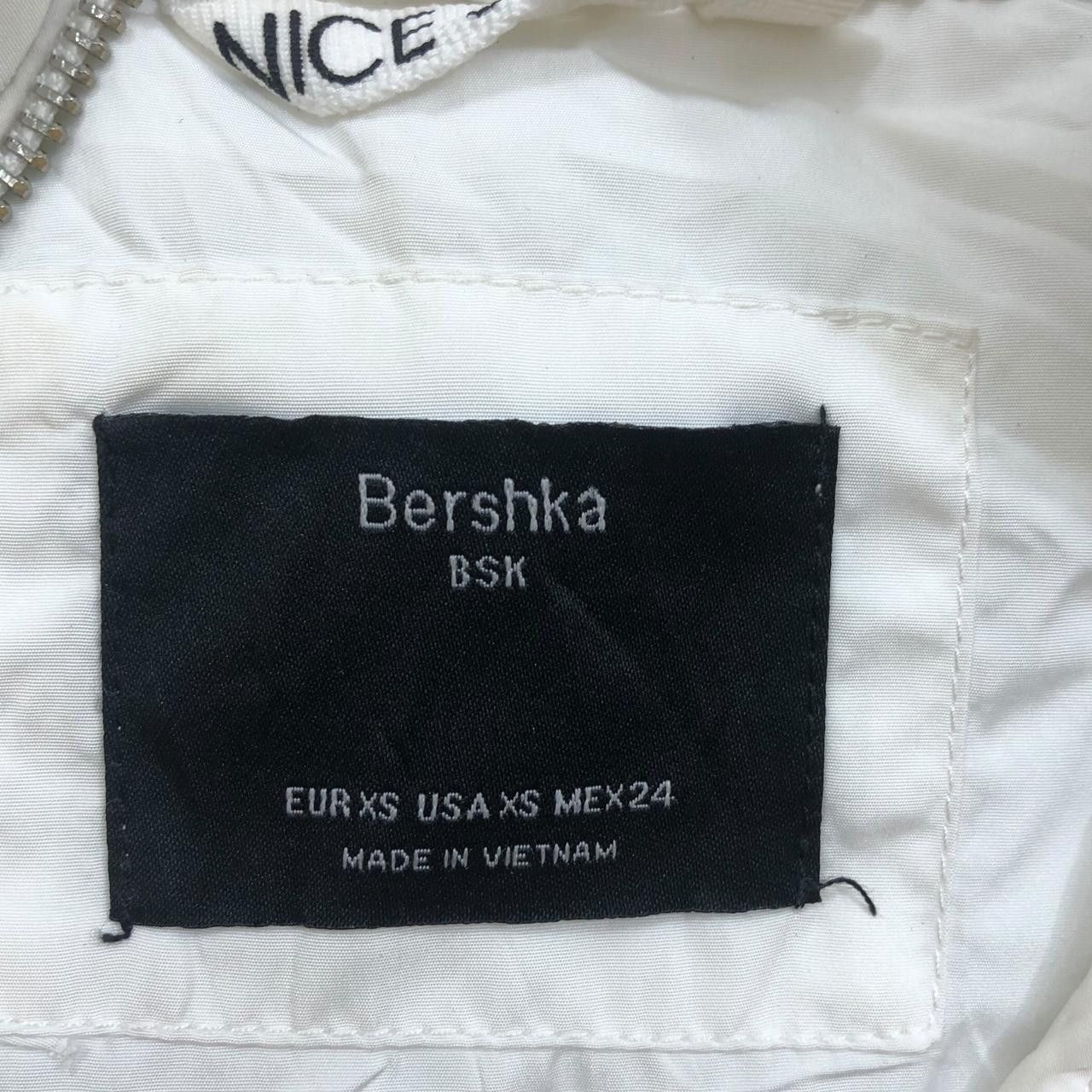 Bershka BERSHKA BSK Puffer Winter White Jacket Ski Outdoor Size XS / US 0-2 / IT 36-38 - 5 Thumbnail