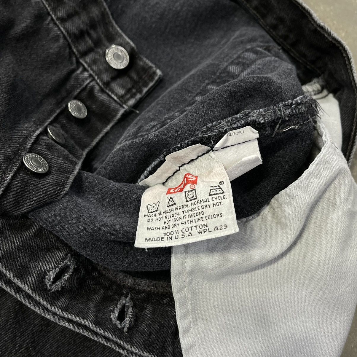 Levi's Vintage Levi’s 501 Jeans Black Denim 34x33 Size US 34 / EU 50 - 7 Thumbnail