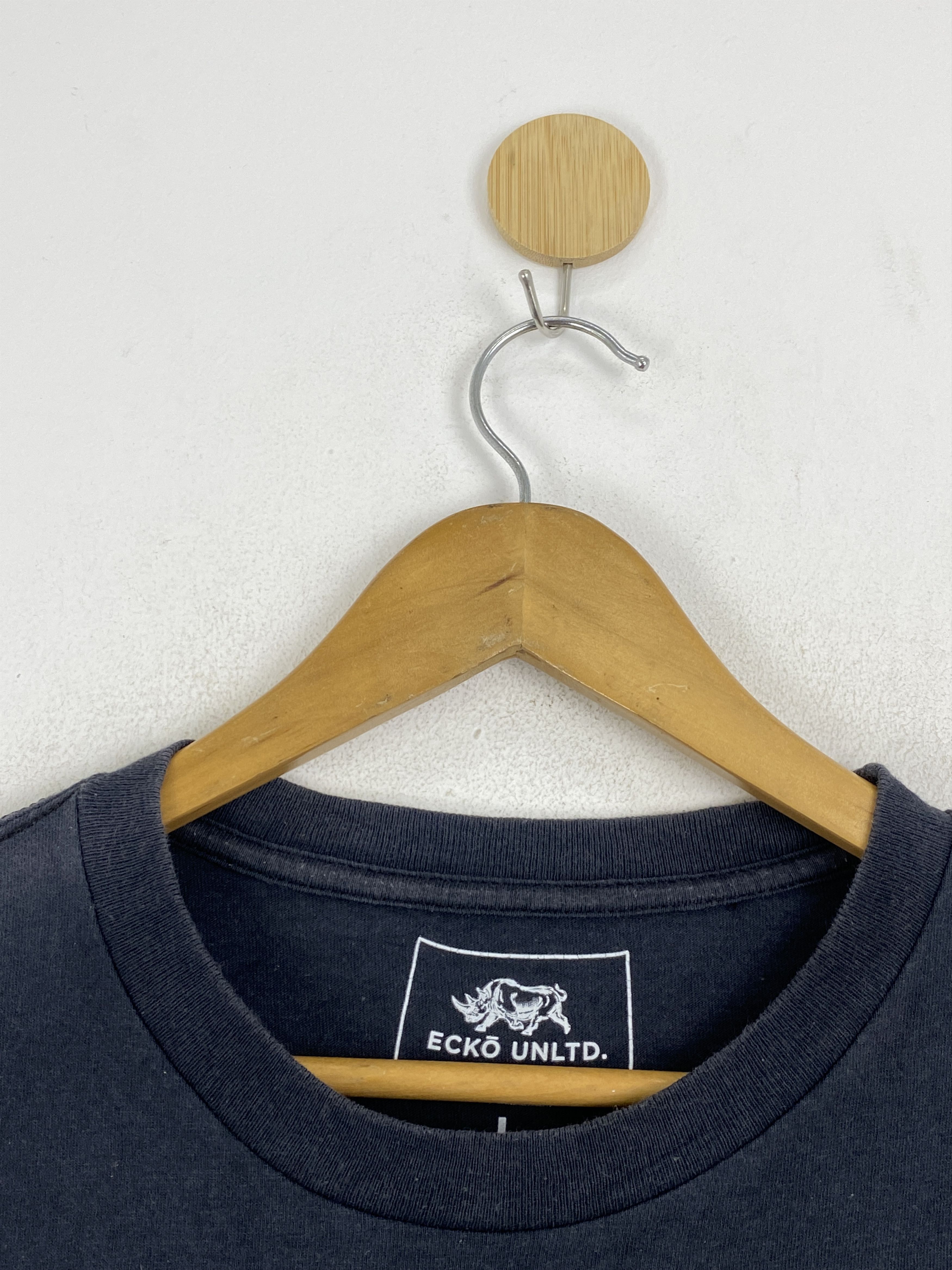 Ecko Unltd. × Vintage Vintage Ecko Unlimited Spellout Distressed Tee TA0686 Size US L / EU 52-54 / 3 - 10 Thumbnail