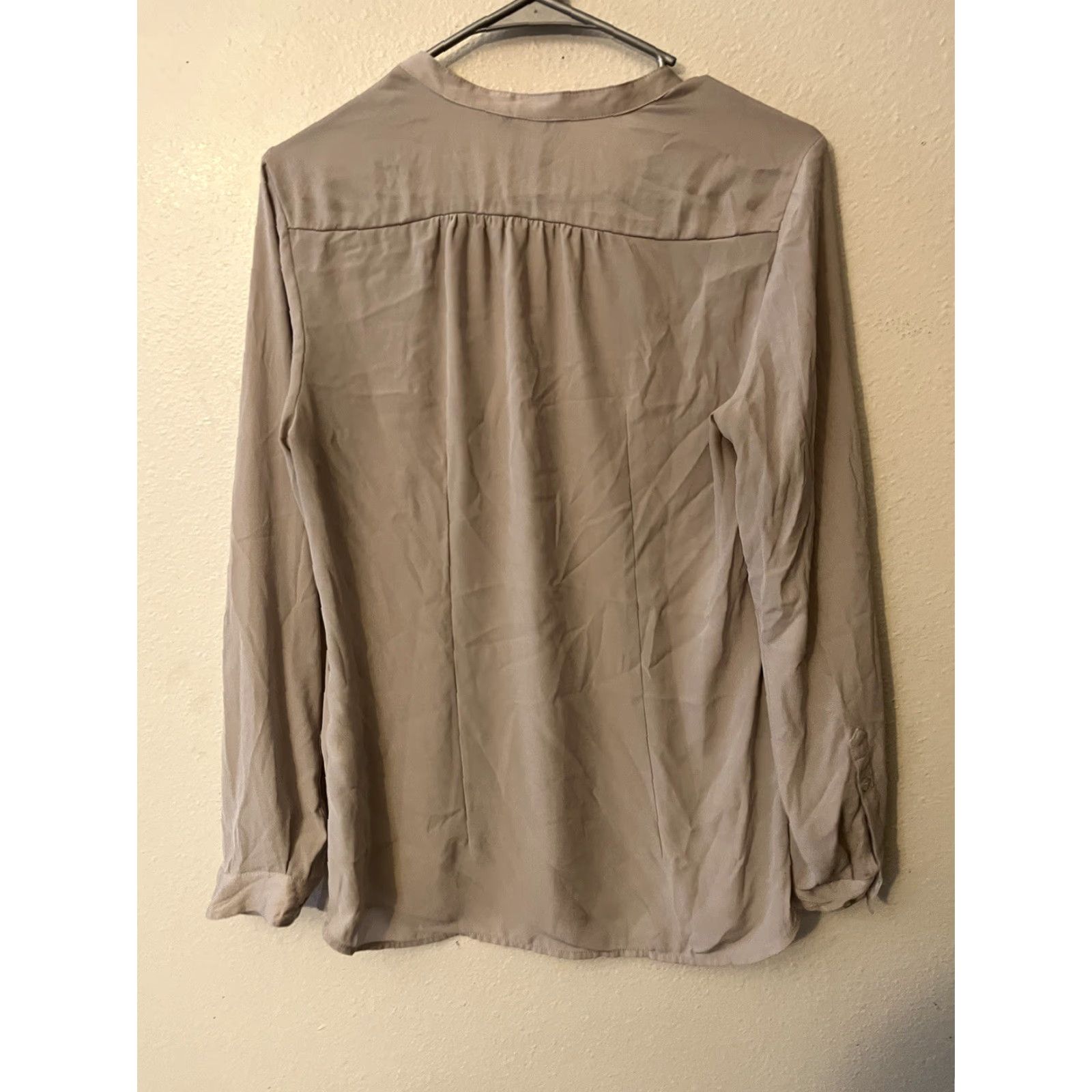 H&M H&M Shirt Woman’s Size 6 Beige Long Sleeve Button Down Blouse Size M / US 6-8 / IT 42-44 - 2 Thumbnail