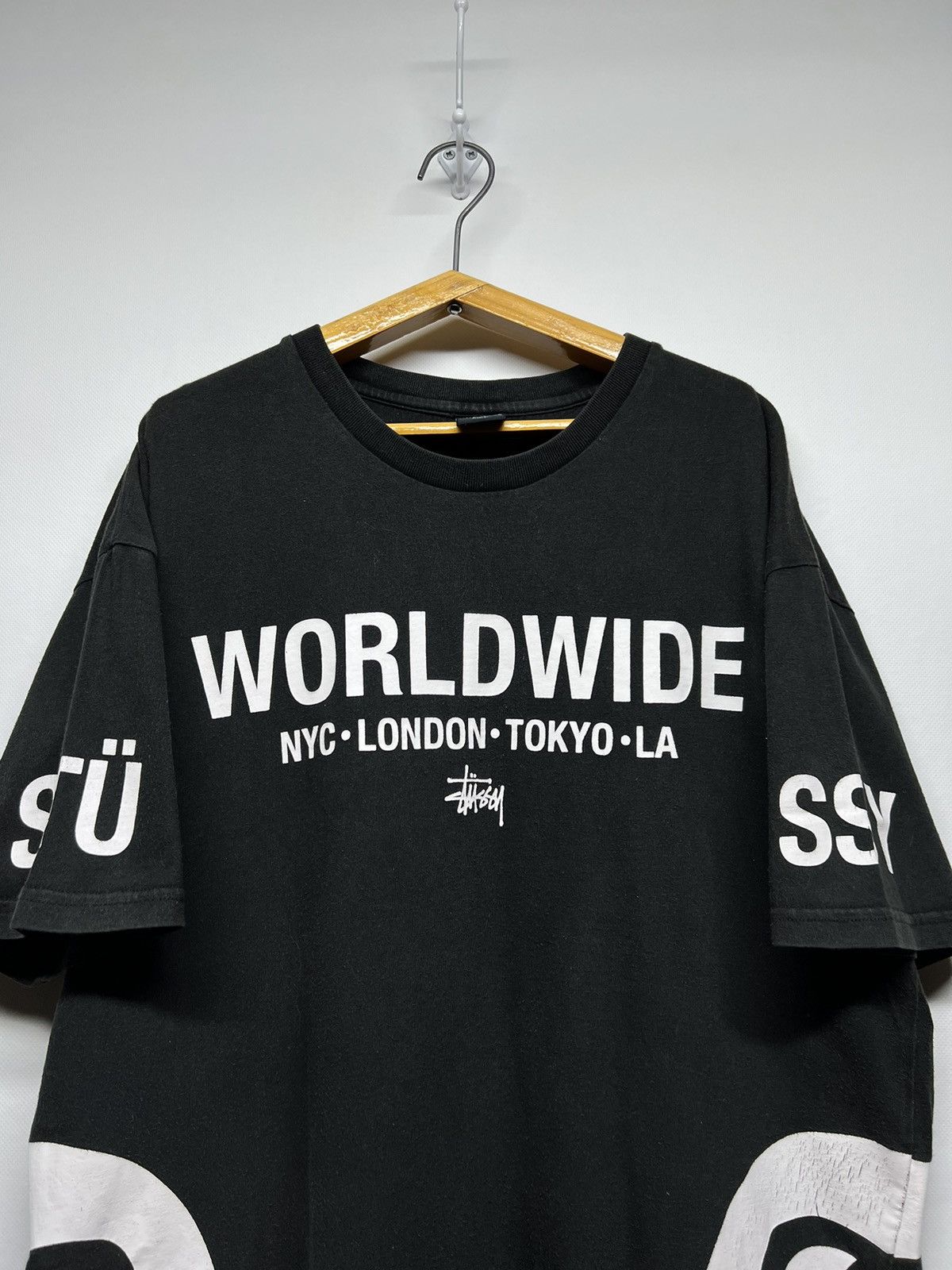 Stussy Vintage Y2k Stussy Worldwide 🌏 Big Logo T-Shirt 00’s Size US M / EU 48-50 / 2 - 1 Thumbnail