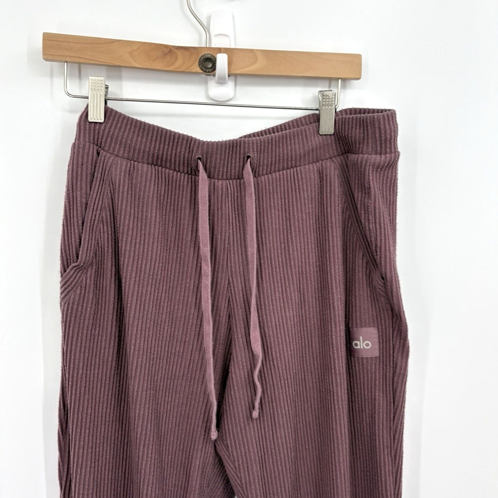 Alo Alo Yoga Muse Sweatpants Large Ribbed Stretch Jogger Burgundy Truffle Yoga Pants Women L Size Regular Inseam 30" Athleisure Size 36" / US 14 / IT 50 - 4 Thumbnail