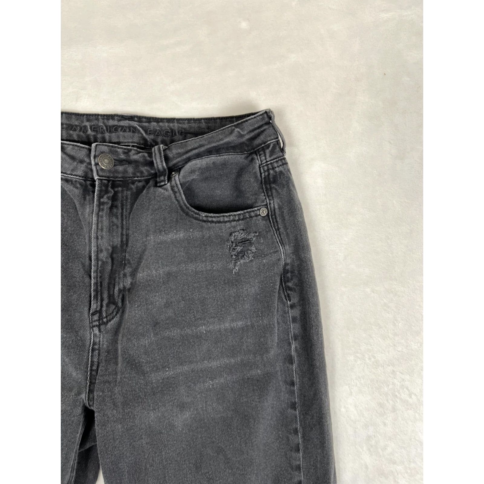 American Eagle Outfitters American Eagle Mom Jeans Womens 8 Short Gray High Rise Distressed Stretch Denim Size 30" / US 8 / IT 44 - 4 Thumbnail