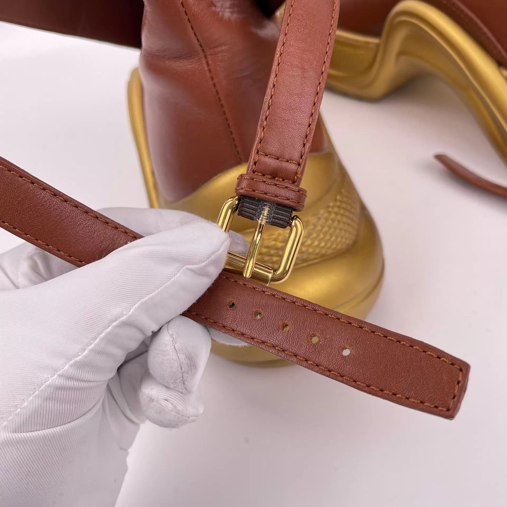 Louis Vuitton LV Tan Sneakers Size 40 18 Size US 9.5 / IT 39.5 - 6 Thumbnail