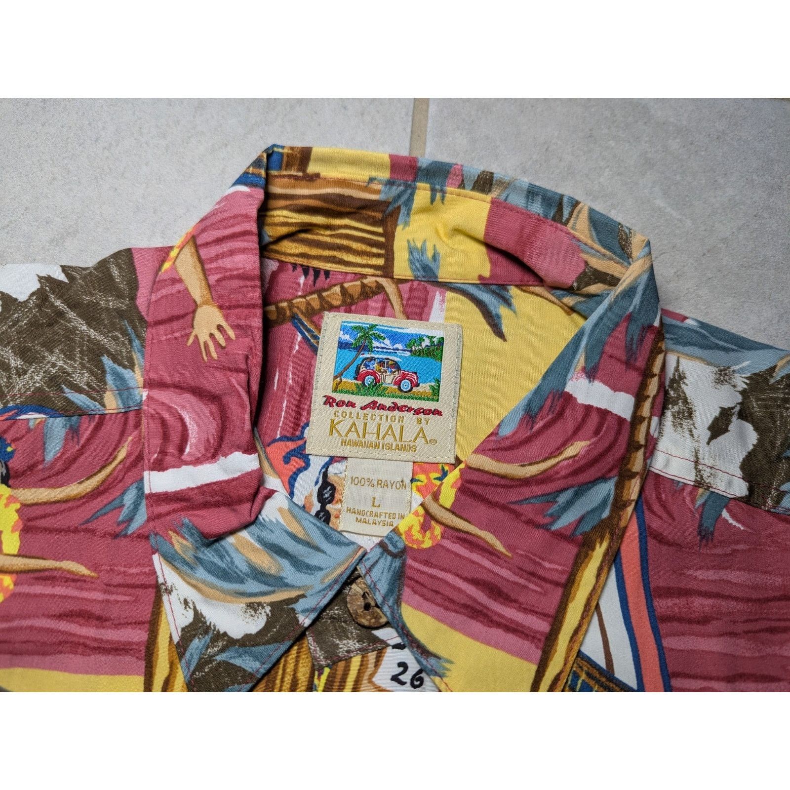 Kahala Ron Anderson Kahala Men's Large Christmas Hawaiian Santa Size US L / EU 52-54 / 3 - 6 Thumbnail