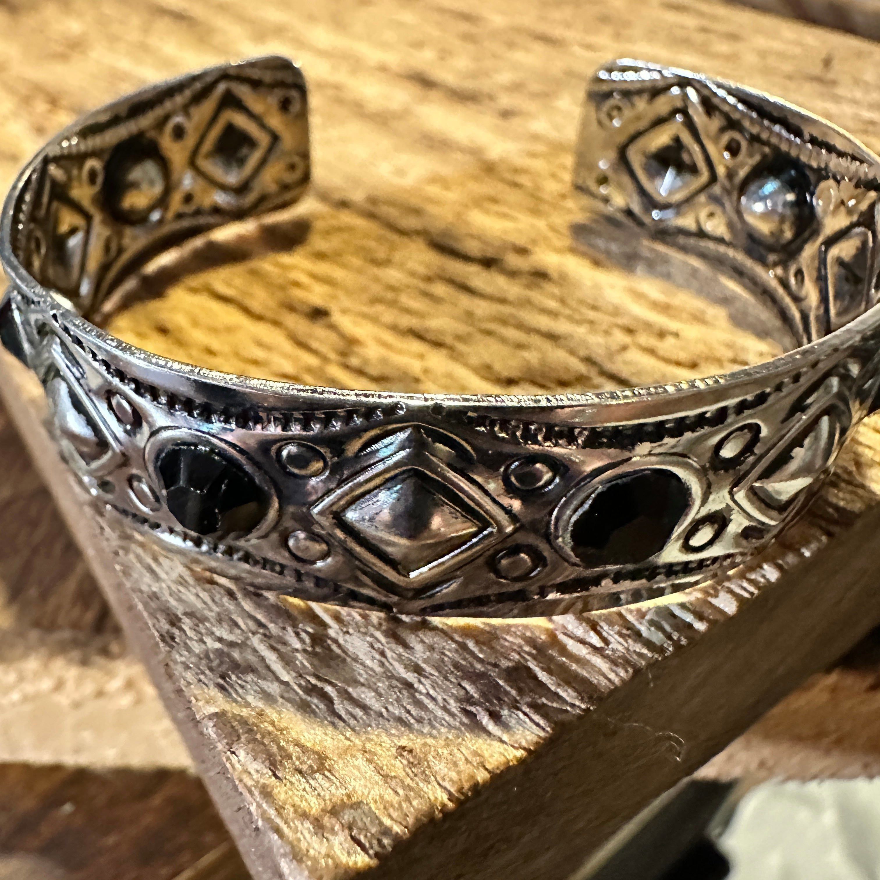 Other Boho Vintage Southwestern Navajo Open Cuff Bracelet, Black O Size ONE SIZE - 1 Thumbnail