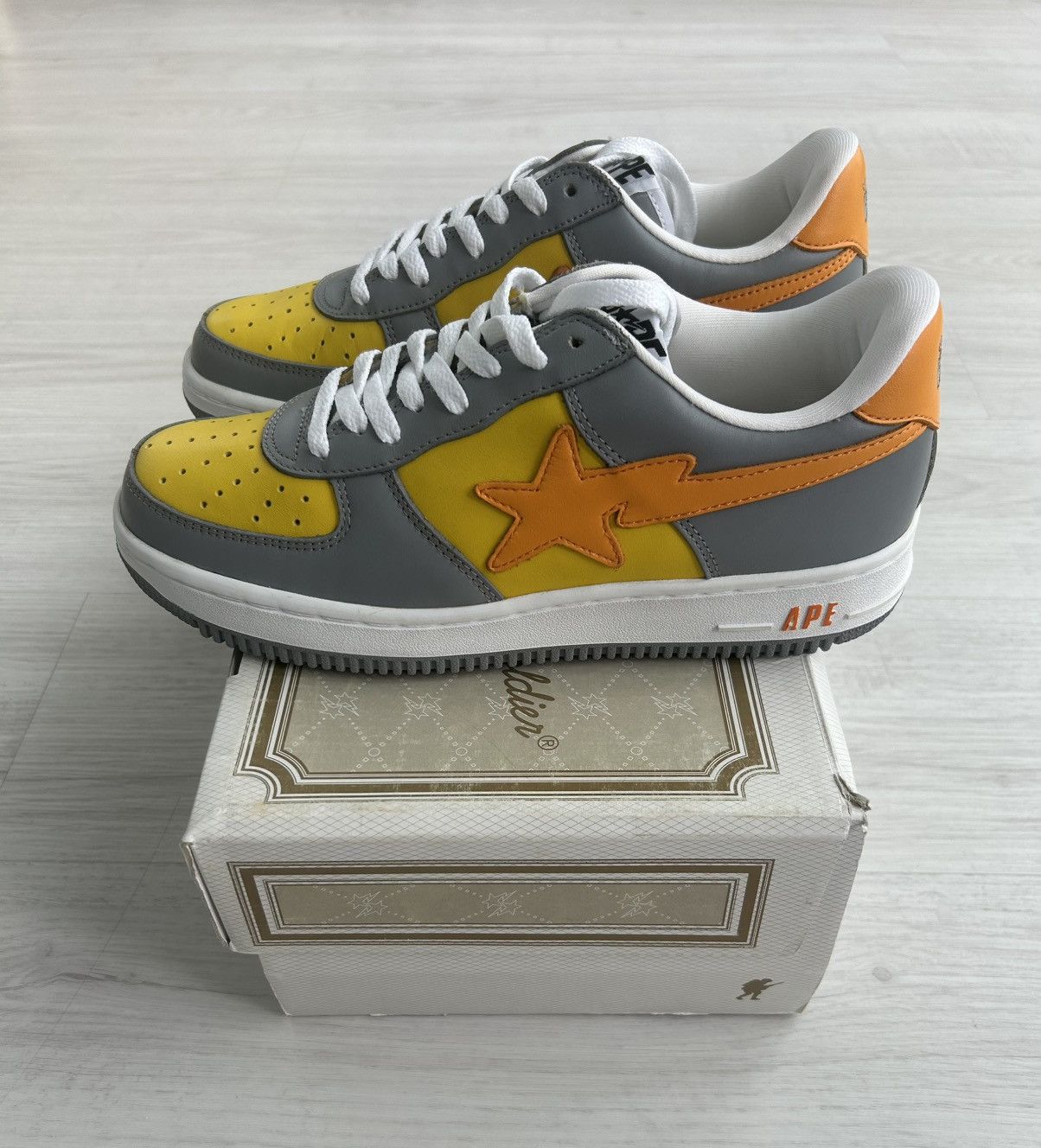Bape VERY RARE OG 2003 A BATHING APE ORANGE/GRAY BAPESTA Size US 9.5 / EU 42-43 - 2 Thumbnail