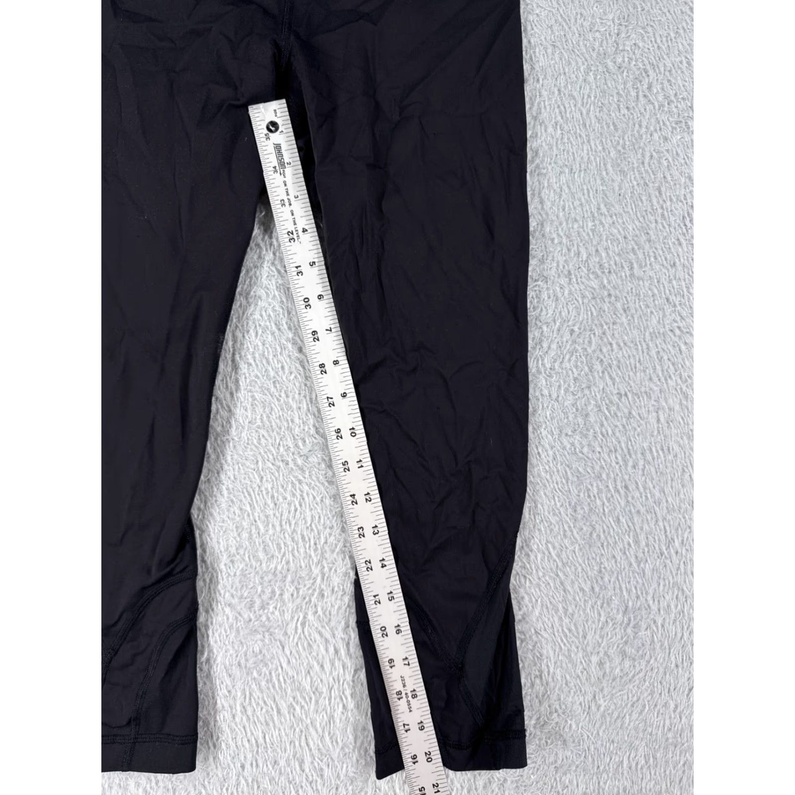 Lululemon Lululemon Pants Womens 4 Black Crop 20" Run Running Rear Zipper Pocket Size 27" / US 4 / IT 40 - 5 Thumbnail