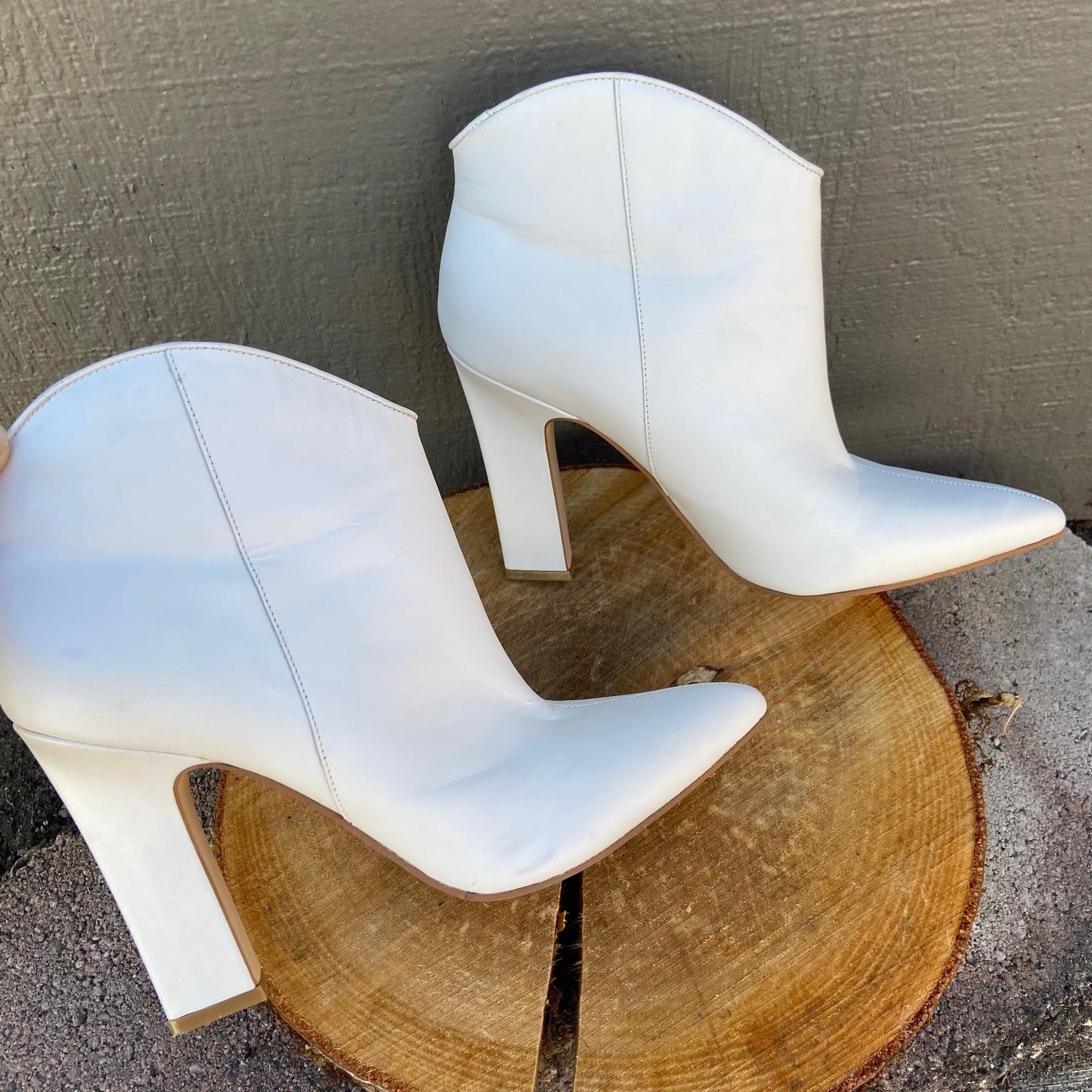 Marc Fisher Marc Fisher LTD White Leather Pointed Toe Ankle Booties Size US 8.5 / IT 38.5 - 2 Thumbnail