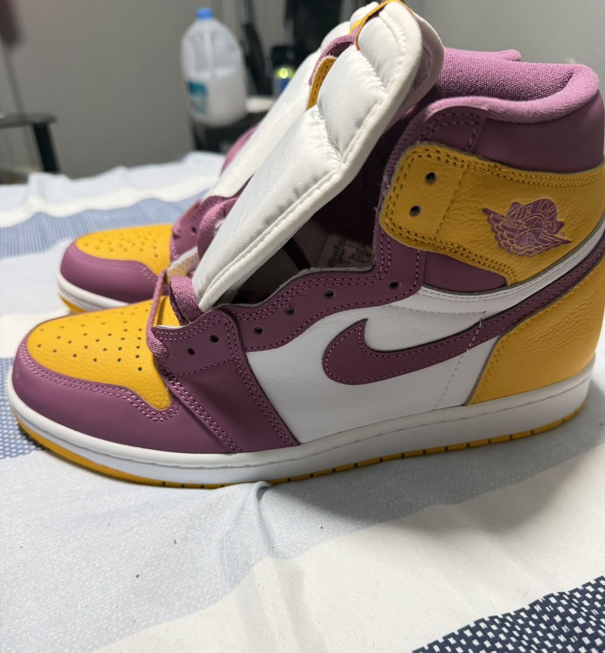 Jordan Brand Jordan 1 Retro High OG “Brotherhood” Size US 10 / EU 43 - 4 Thumbnail