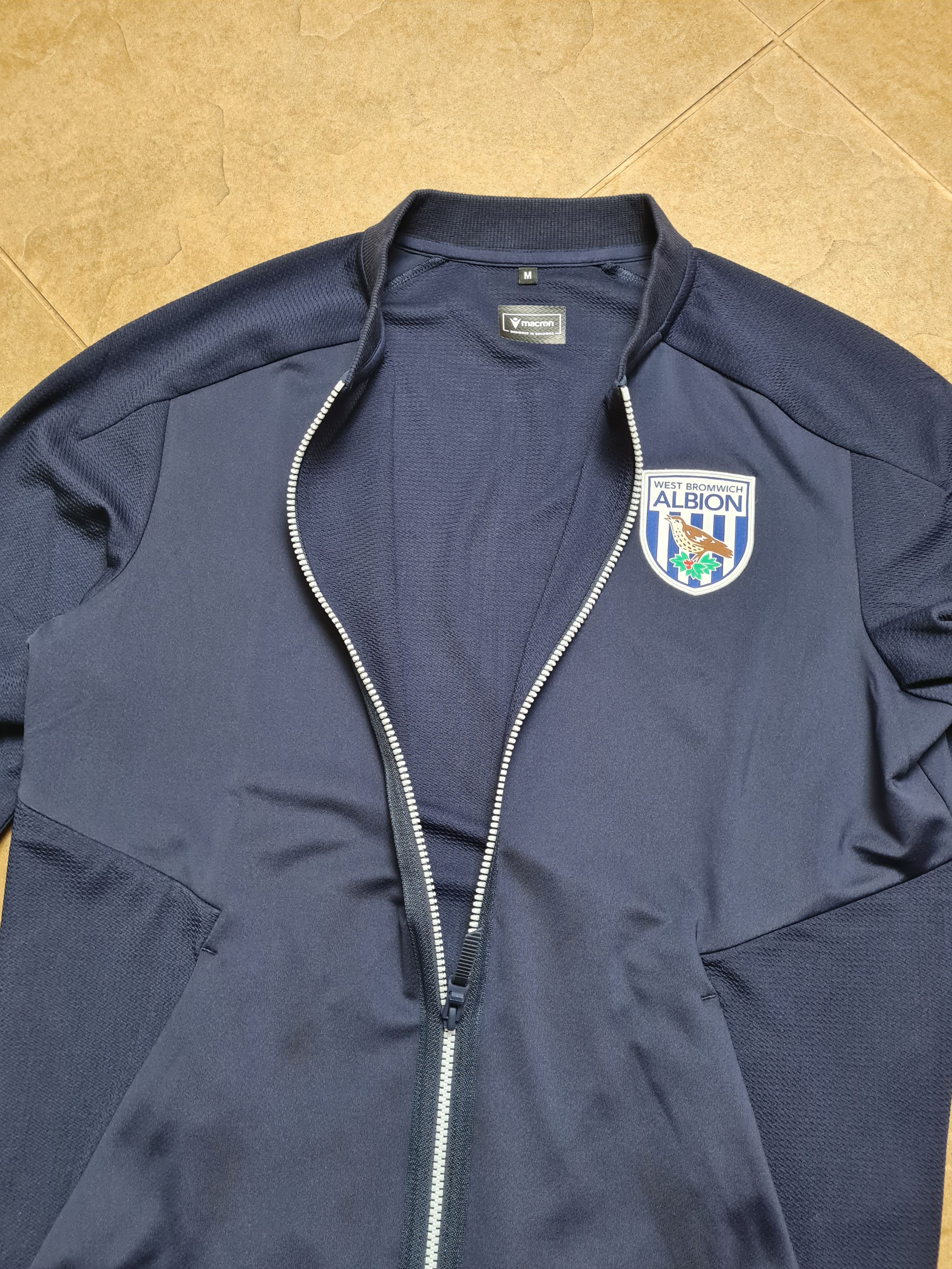 Macron Official West Brom WBA Macron Player Training Top Jacket Size US M / EU 48-50 / 2 - 11 Thumbnail